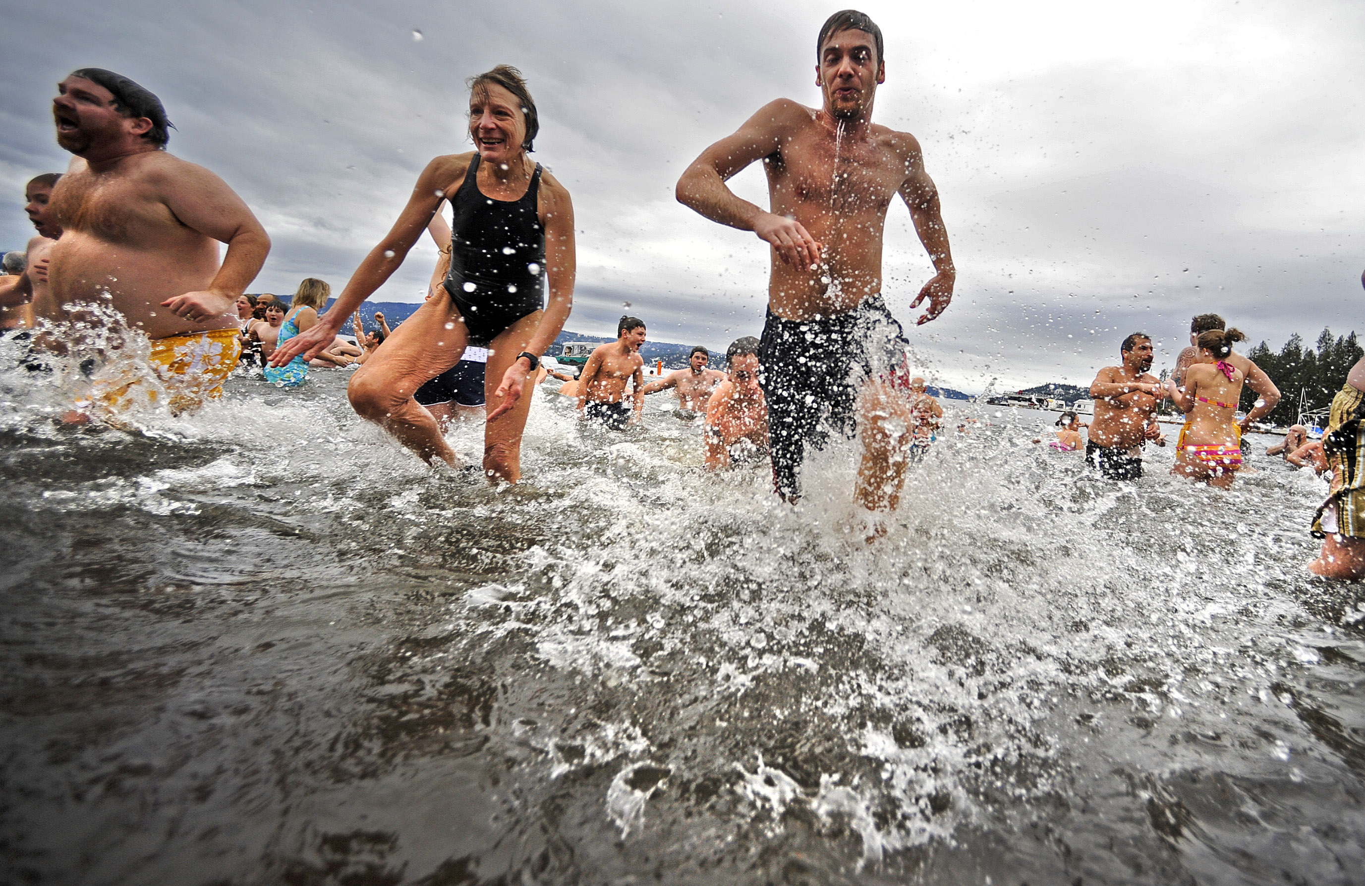 Hundreds Take Plunge In Chilly Lake Coeur D Alene The