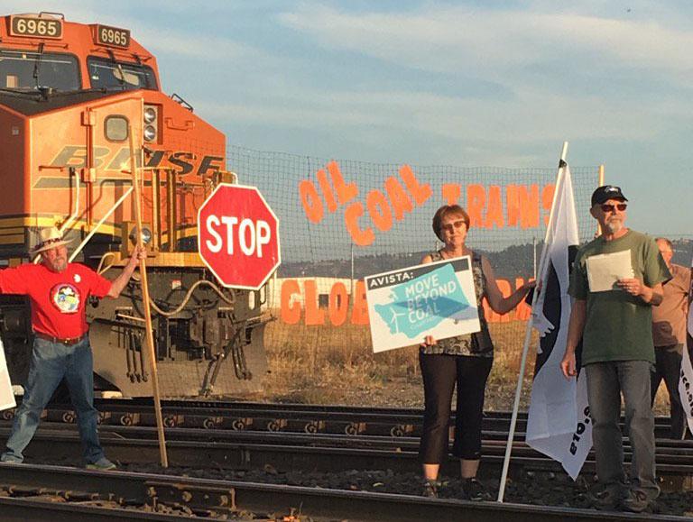 Oil_Train_protesters.jpg