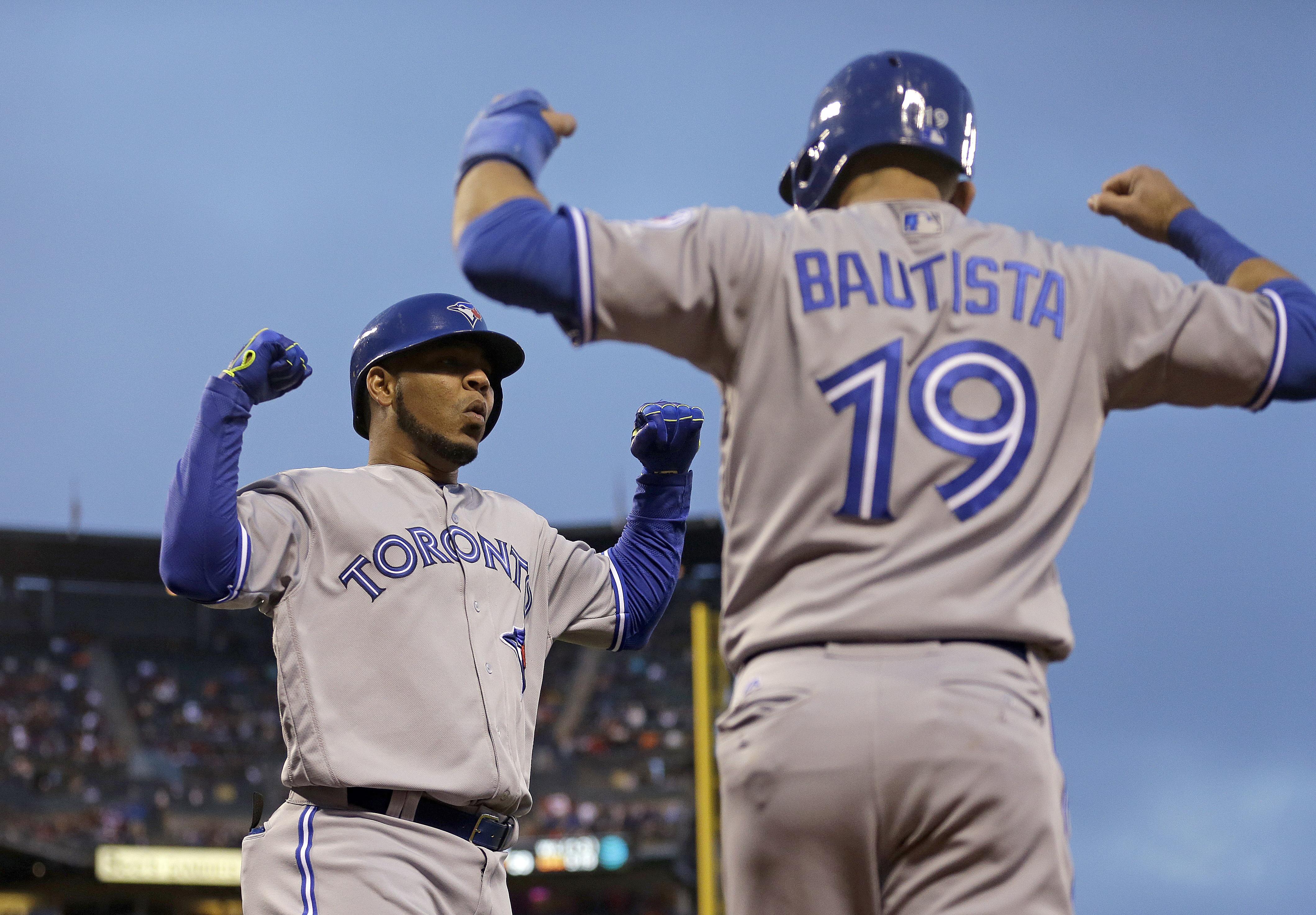 Blue Jays extend qualifying offers to sluggers Bautista and Encarnacion