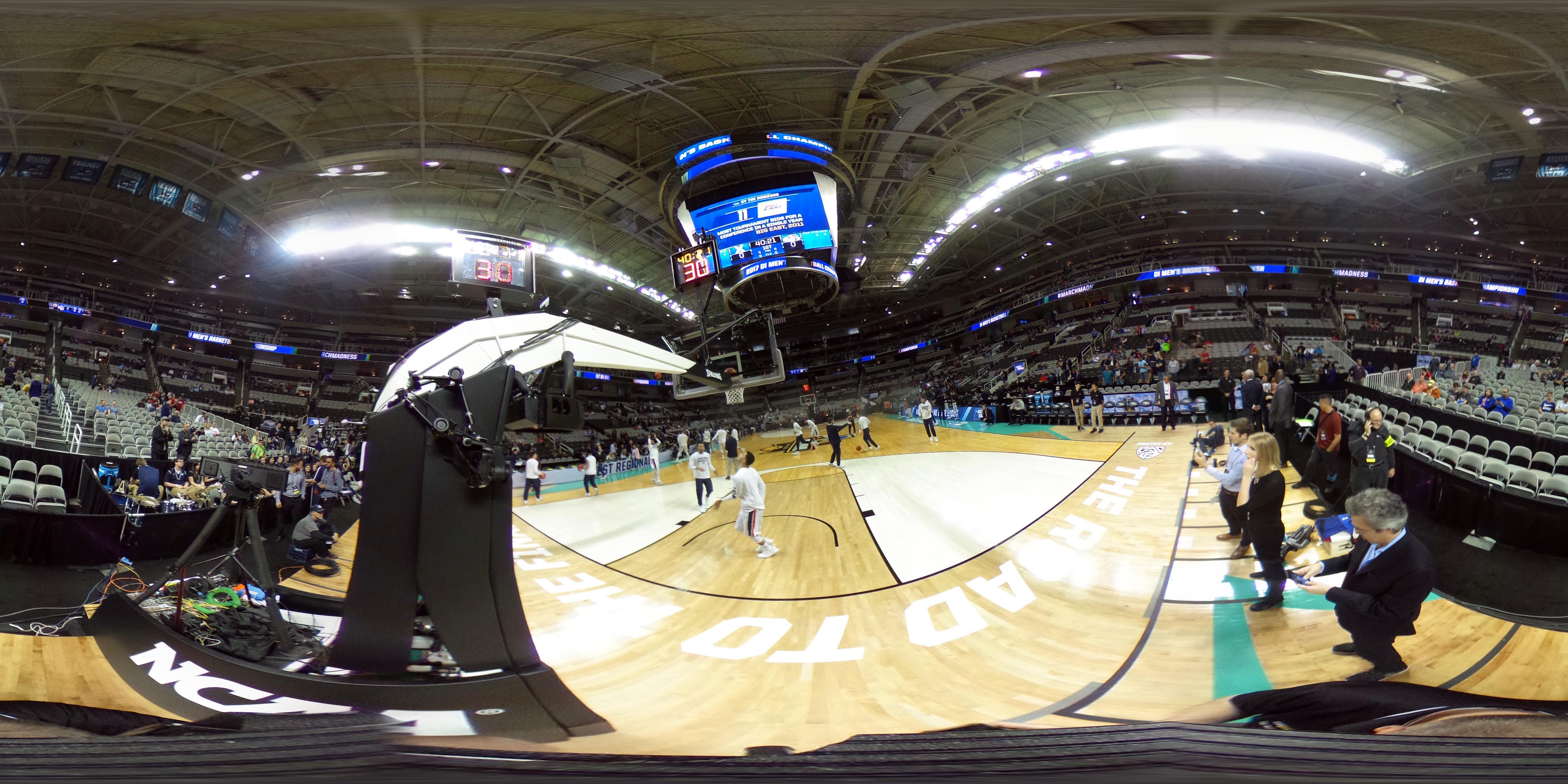 Gonzaga Elite 8 warm up in SAP Center
