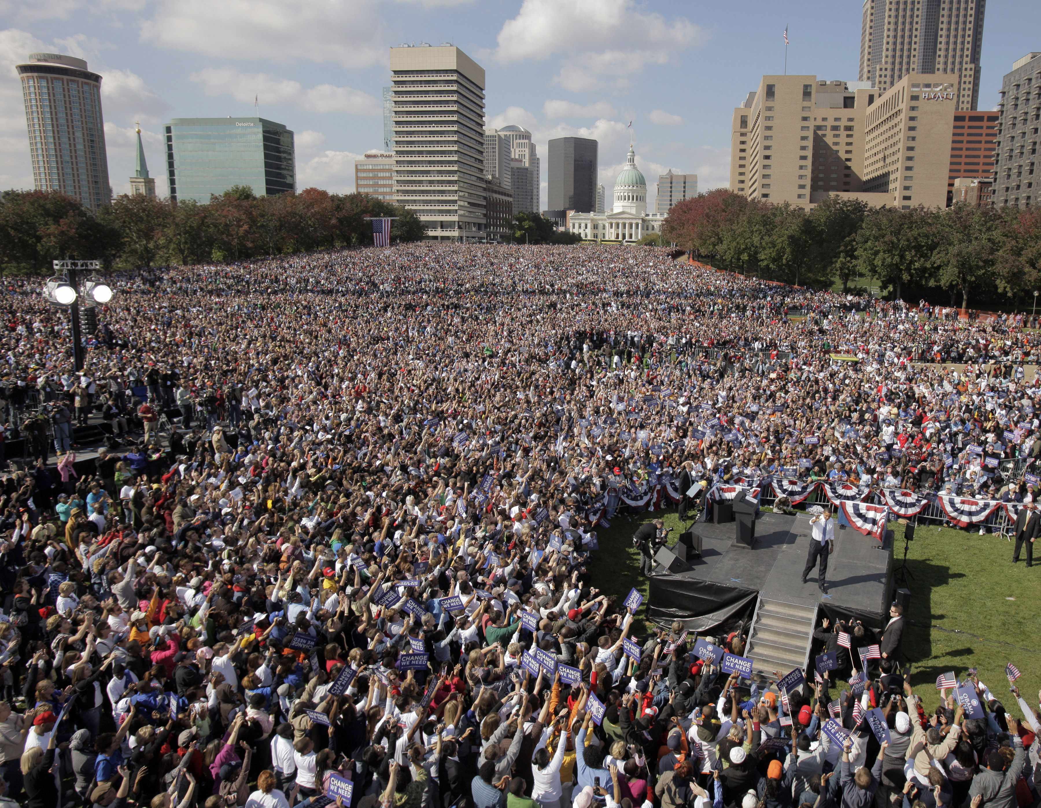 14 октября 2008 года. 5 Тысяч человек. Толпа 5000 человек. 40 Тысяч человек. Тысяча человек.