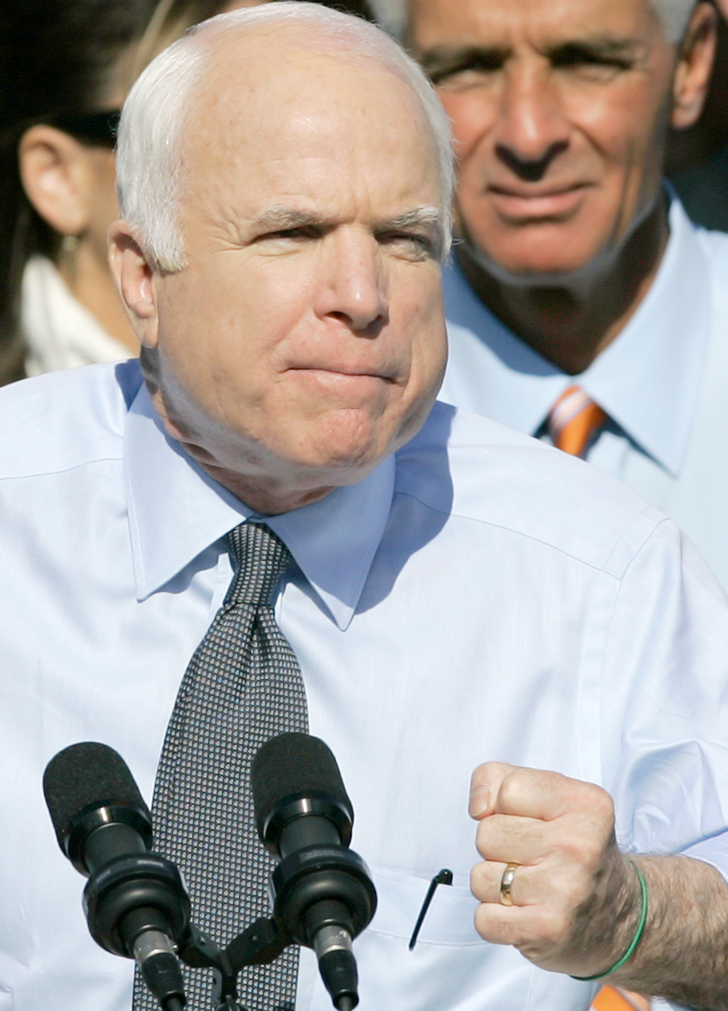 Mccain Links U S Economy Security The Spokesman Review