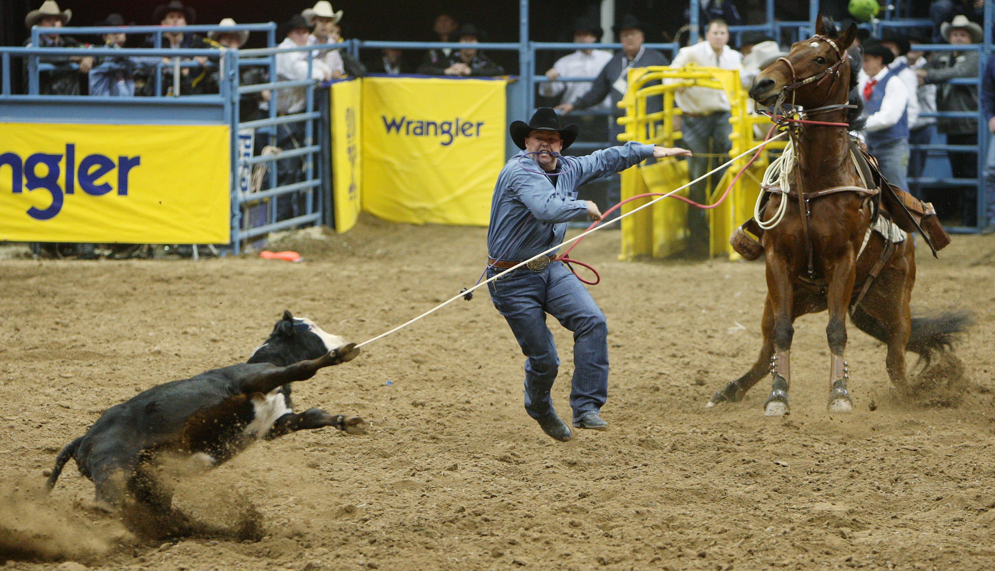 Durfey wins round in tiedown roping The SpokesmanReview