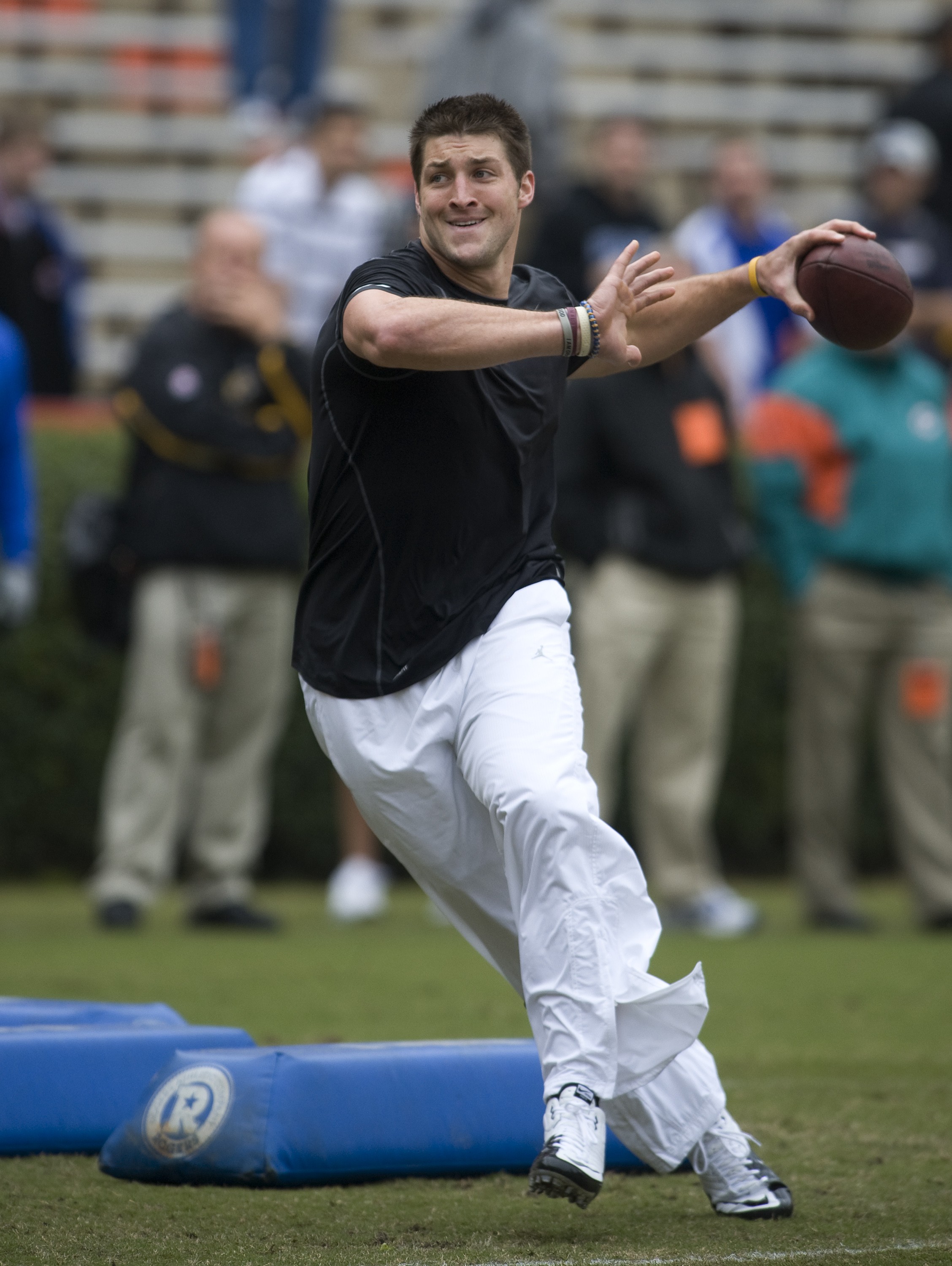Tebow wows crowd  The Spokesman-Review