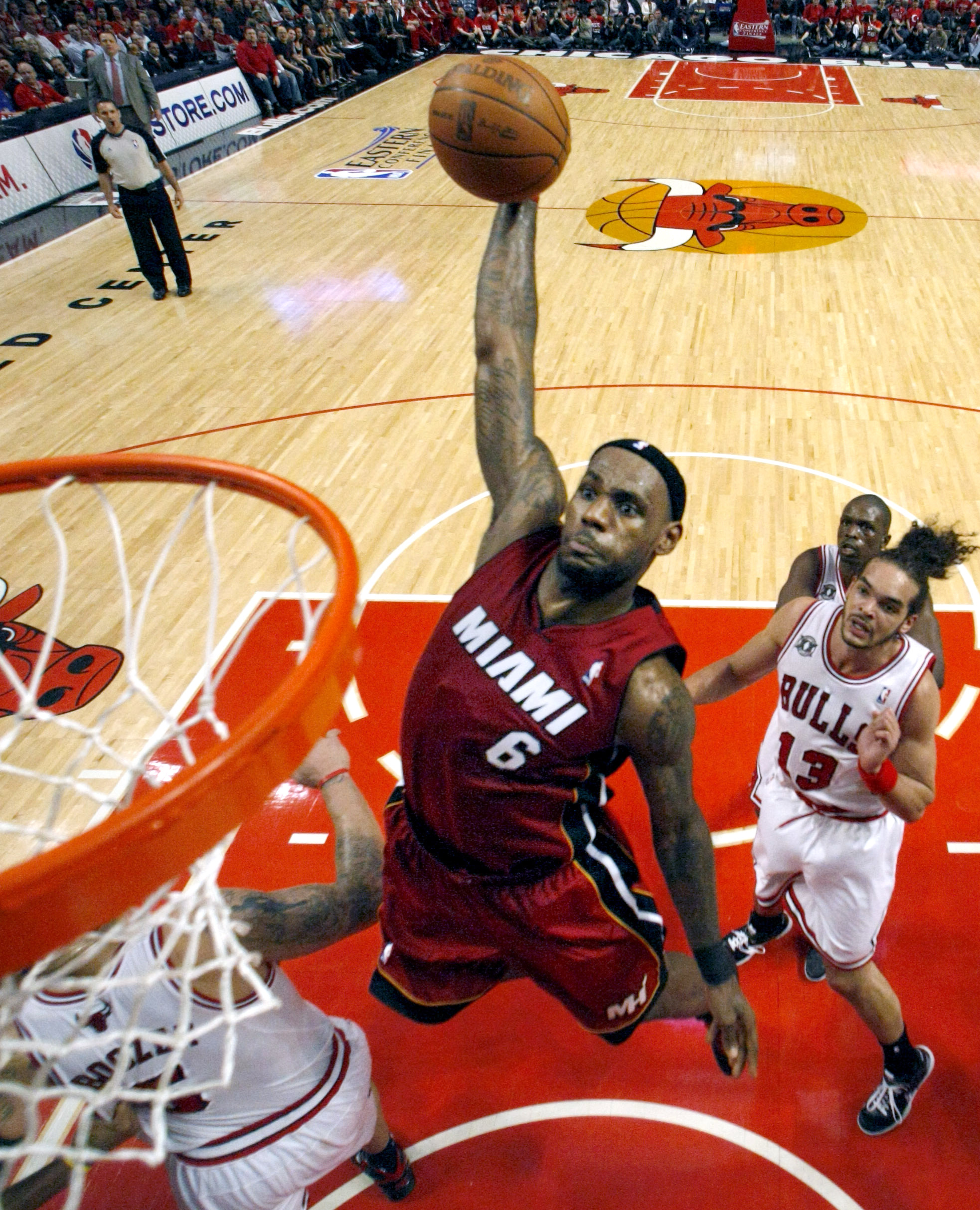 In brief: Heat tie series with Bulls as James, Wade lead way | The Spokesman-Review1966 x 2428
