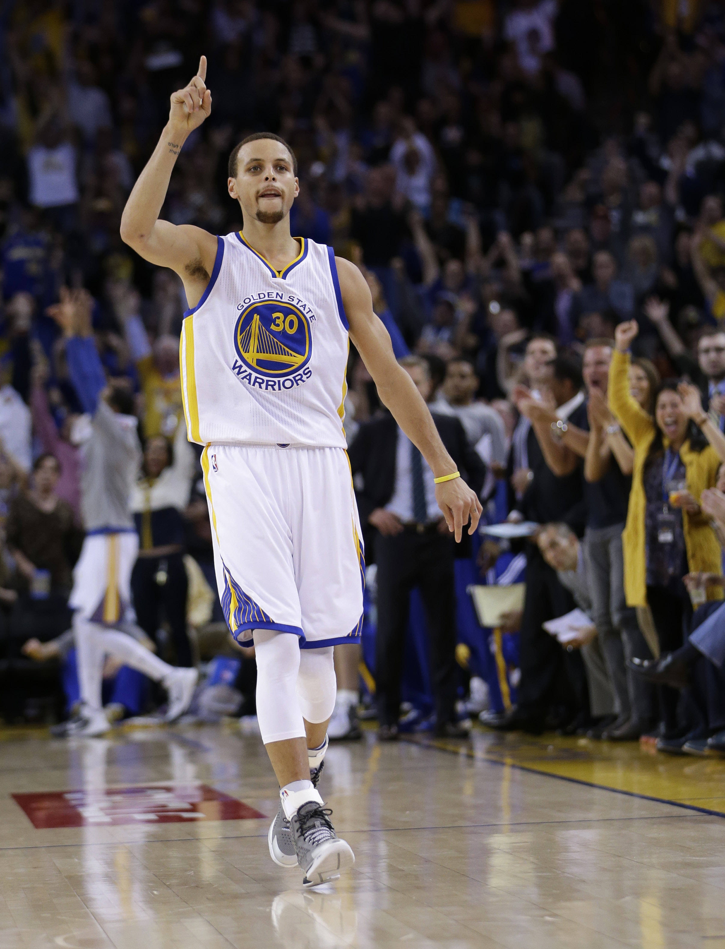 In brief: Stephen Curry scores 51, Warriors rally past Mavs | The ...