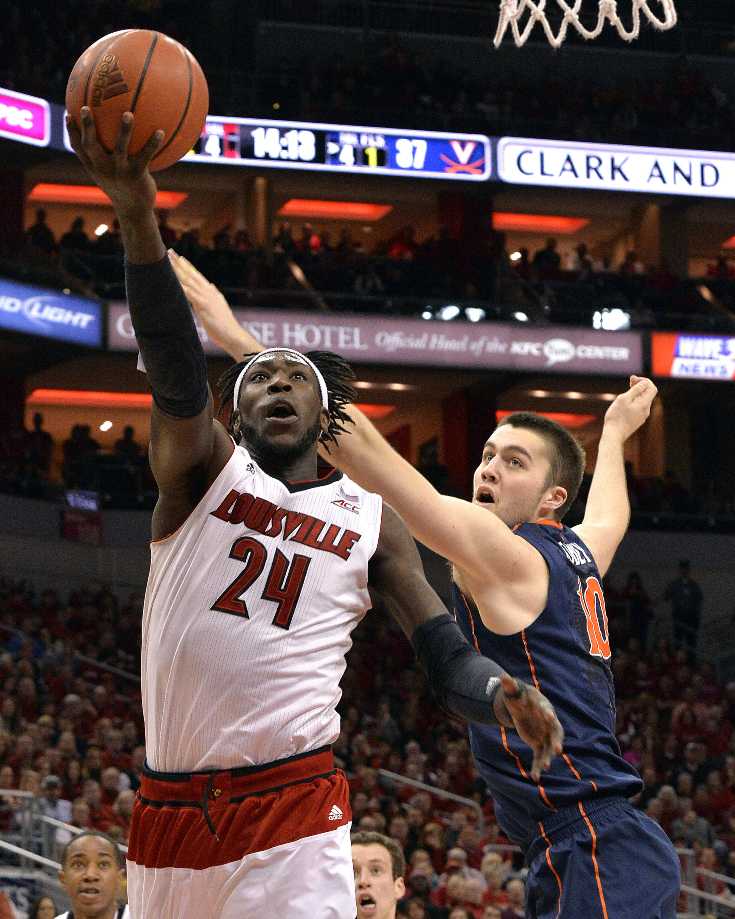 No. 14 Louisville upsets No. 2 Virginia