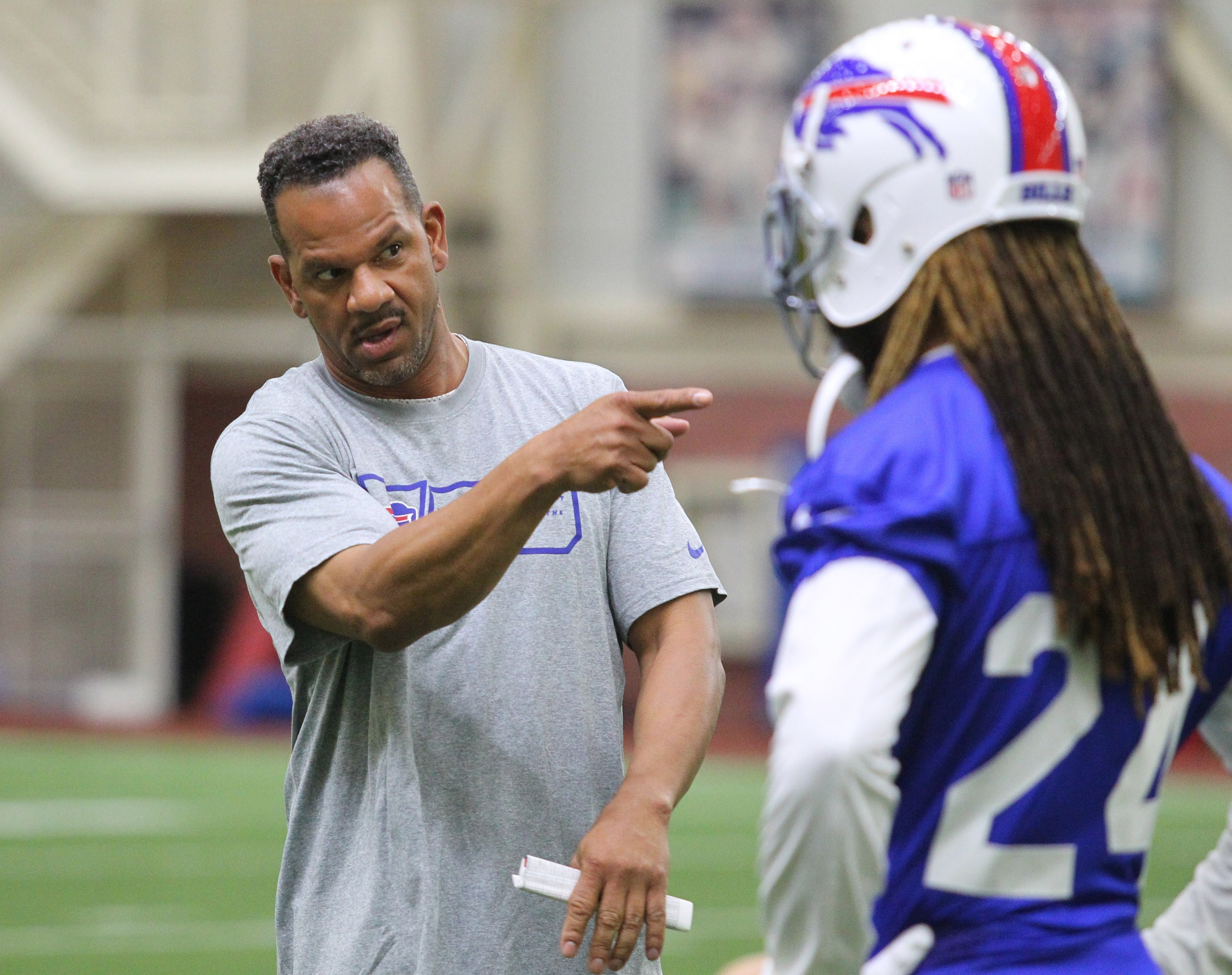 Andre Reed back with Bills as coaching intern