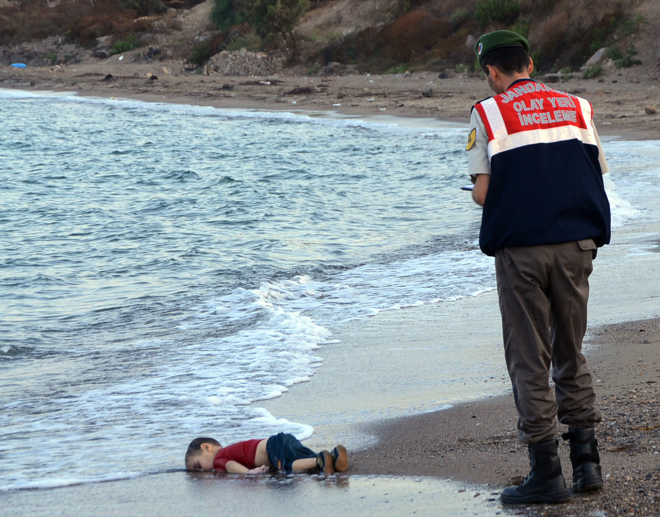 Drowned migrant refugee toddler Aylan Kurdi becomes symbol of crisis 