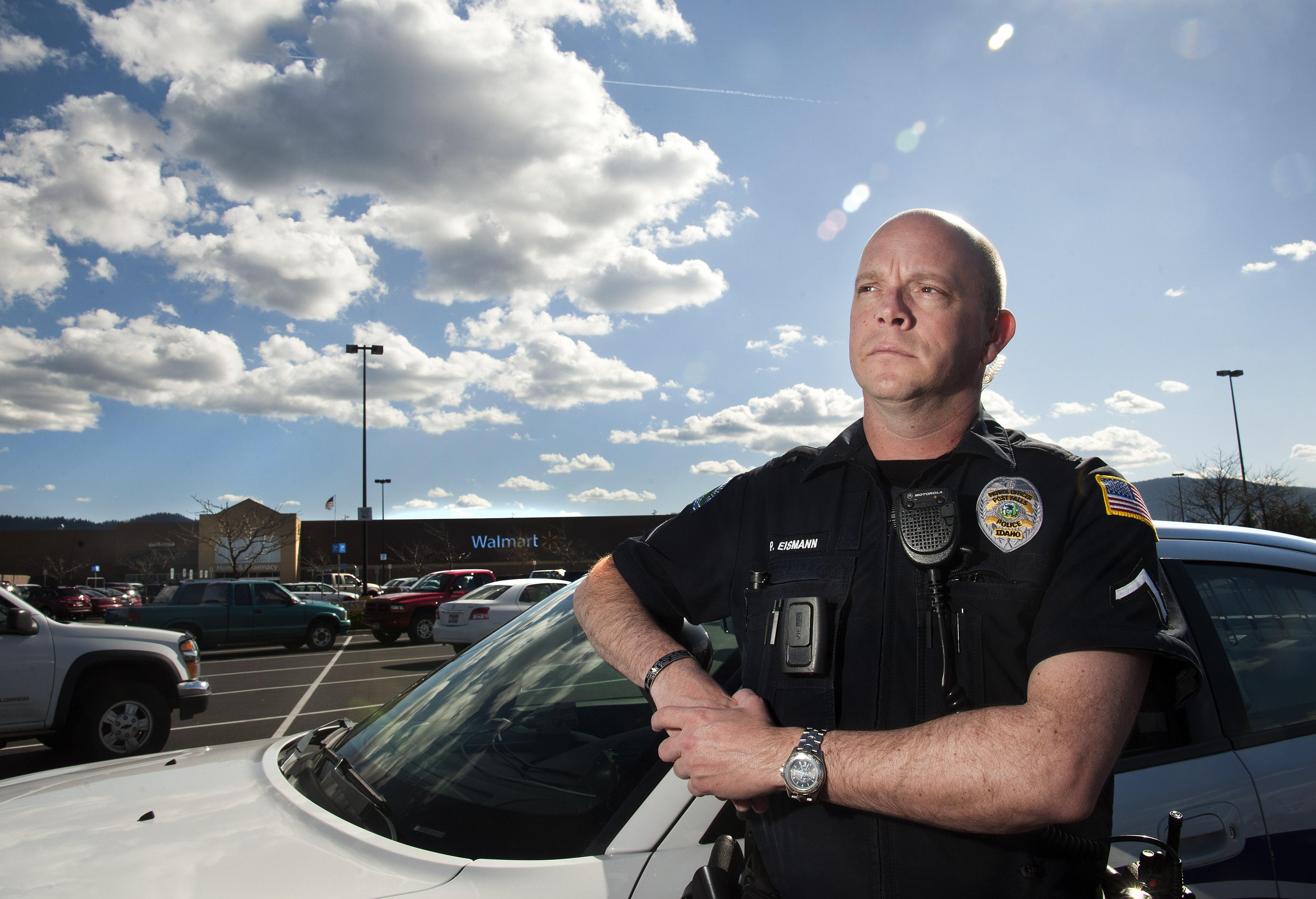 Post Falls officer’s kindness resonates on social media The Spokesman