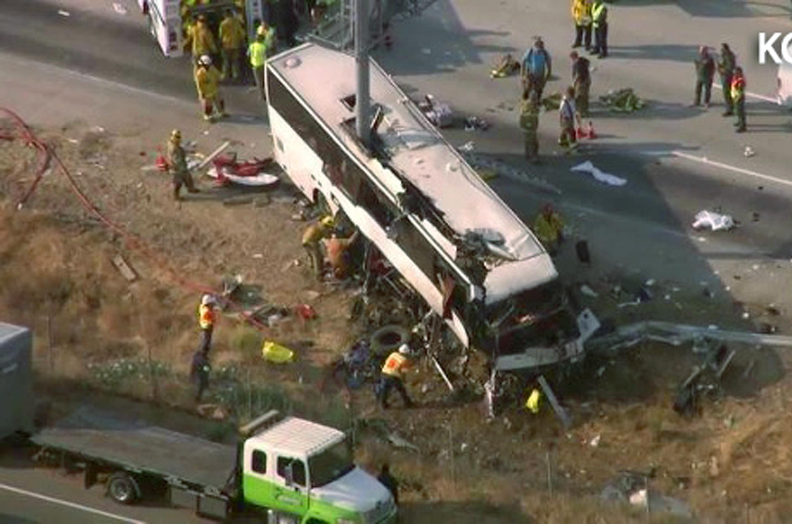 California Bus Crash.JPG BeFflb1 