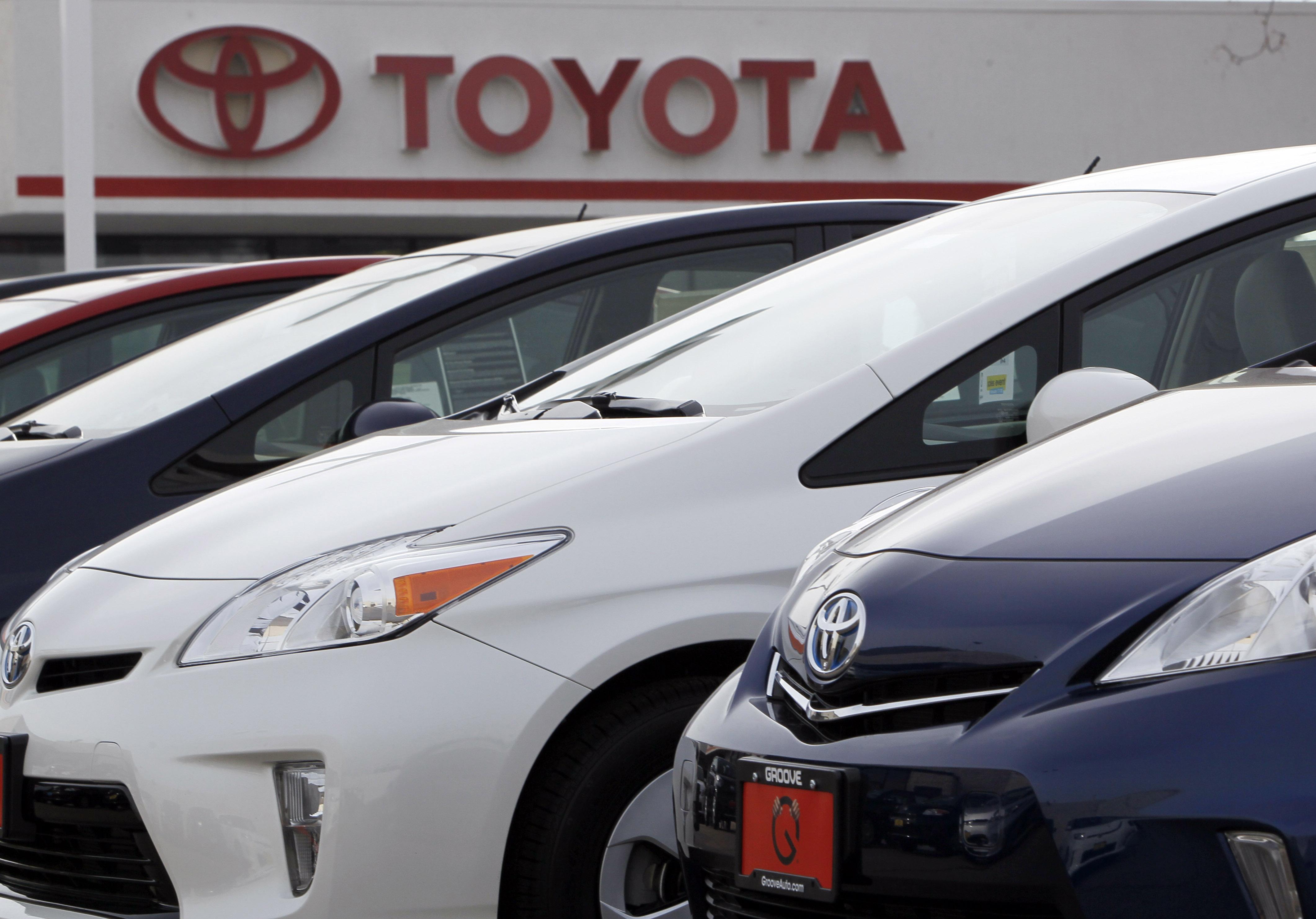 Toyota Recalls 340 000 Prius Hybrid Cars For Faulty Brakes The 19 2017 File Photo Shows A Line Of Prius Sedans At