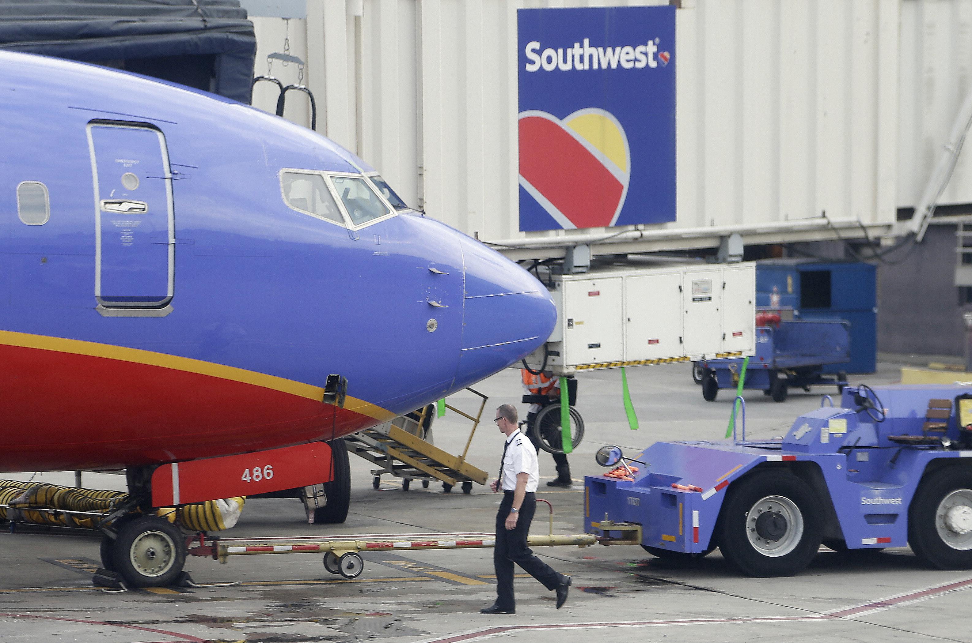 Southwest Airlines pilots OK contract that boosts pay almost 30 percent