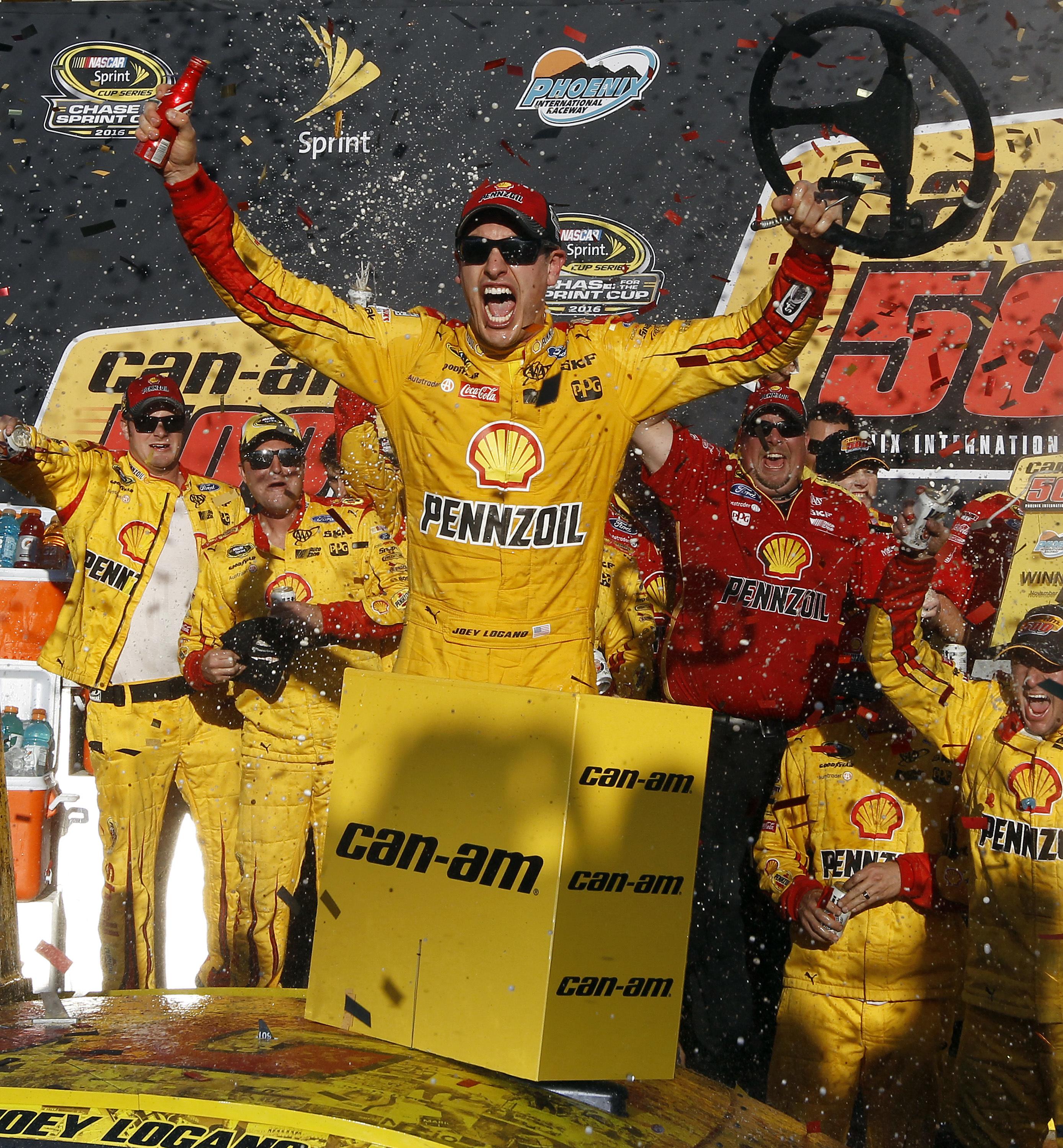 Around The Track 7th Title Would Give Chad Knaus His Own Spot In around-the-track-7th-title-would-give-chad-knaus-his-own-spot-in