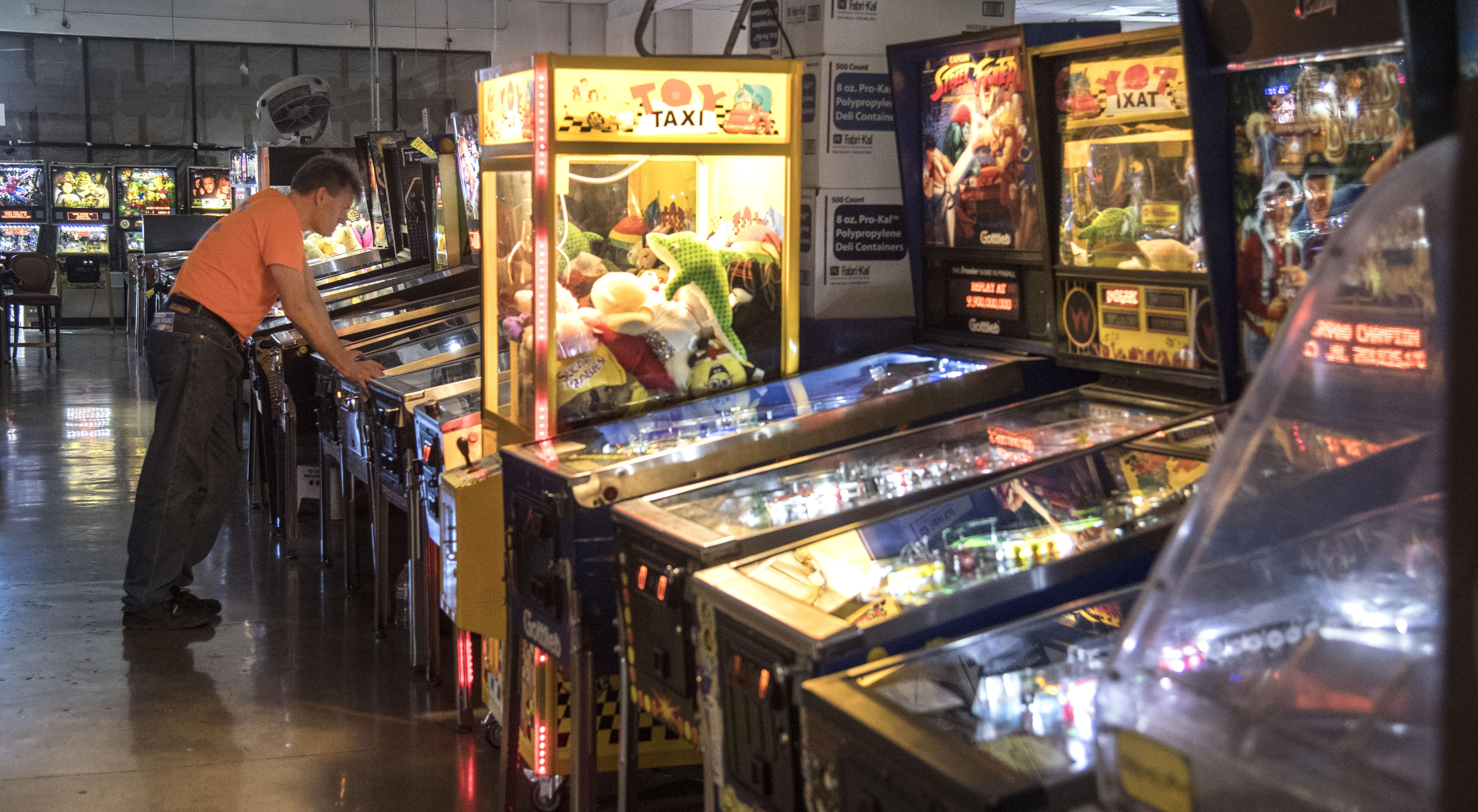 PINBALL HALL OF FAME REVIEW, LAS VEGAS ATTRACTIONS 