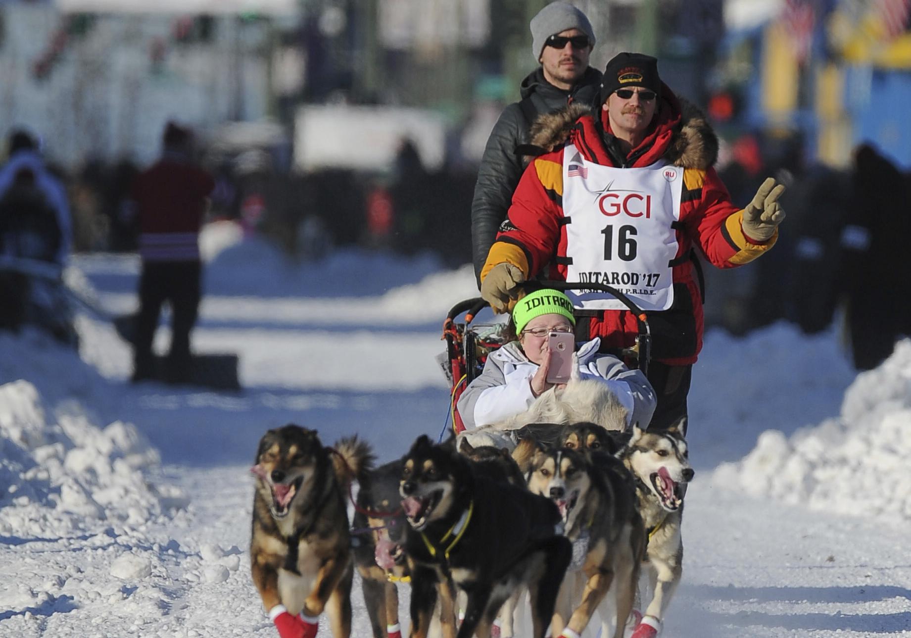Mitch Seavey oldest, fastest musher to win Iditarod The
