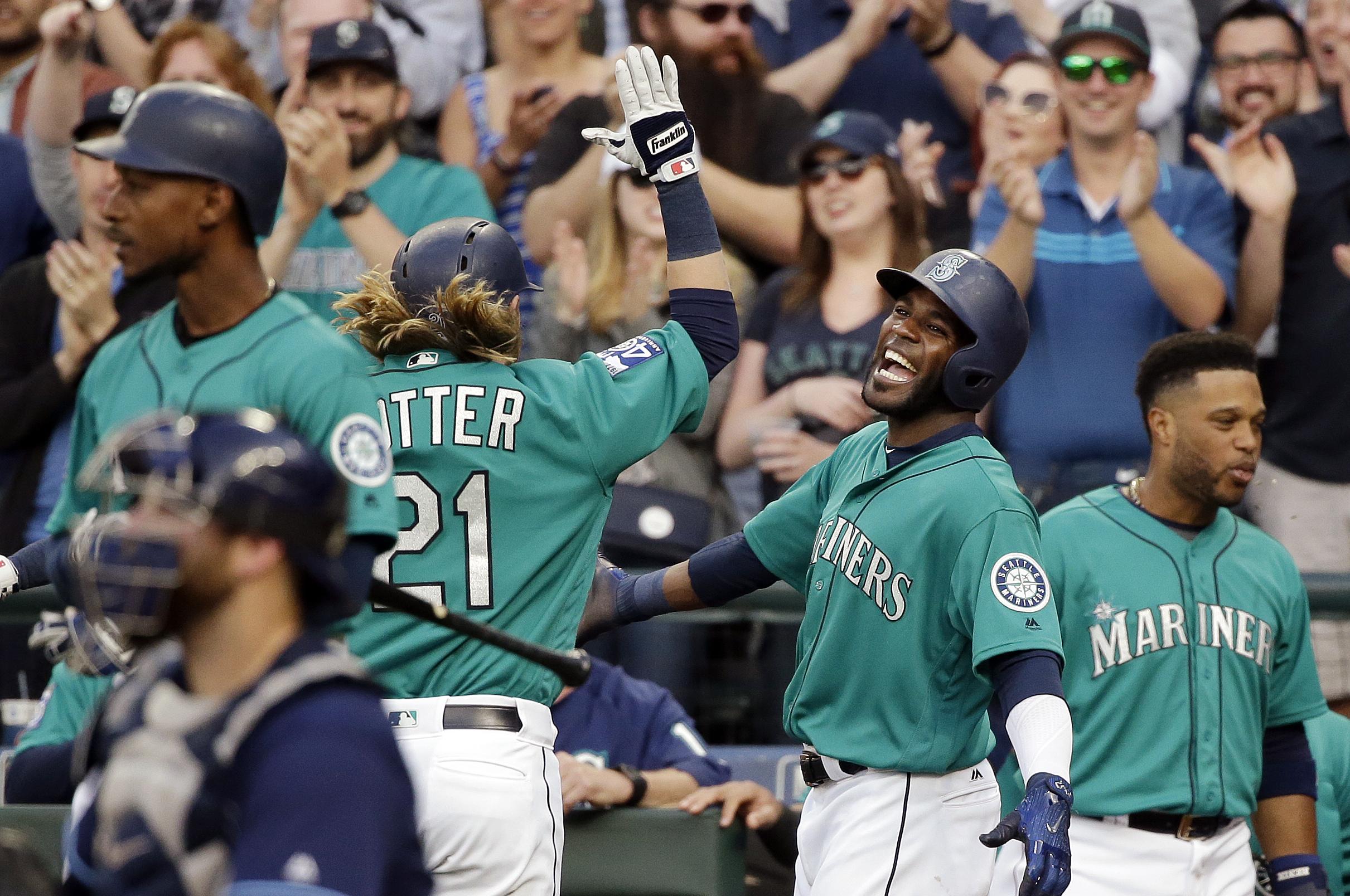 Danny Valencia, Taylor Motter lead Mariners power surge in 124 win