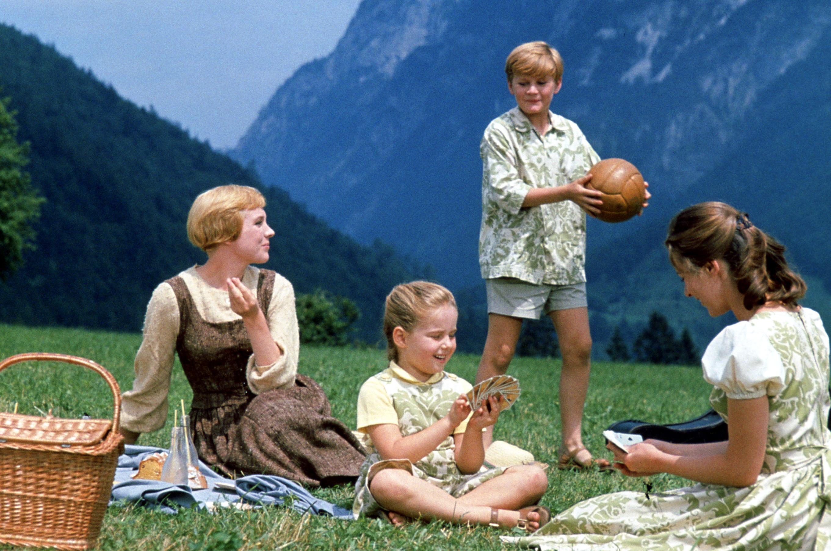“Sound of Music” SingaLong lets fans play Julie Andrews The