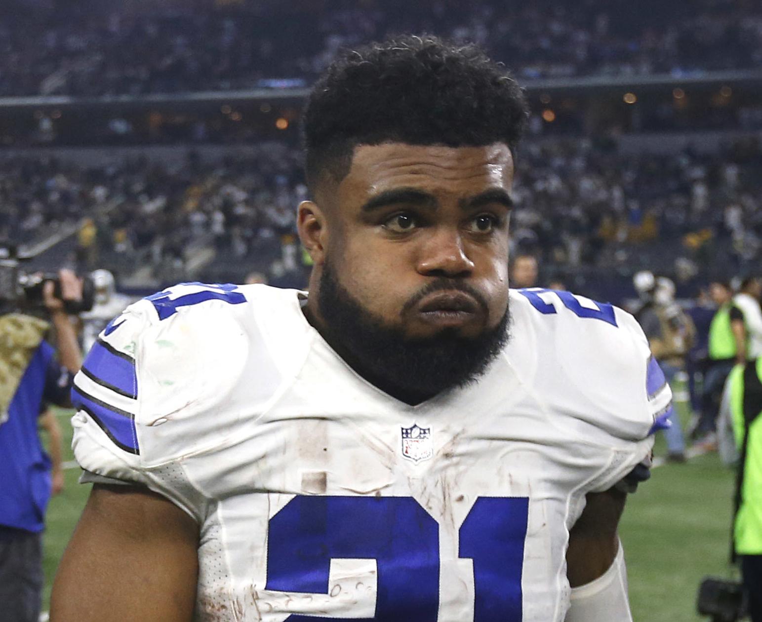 Dallas Cowboys: Jerry Jones gives Ezekiel Elliott 'Zeke Who?' shirt