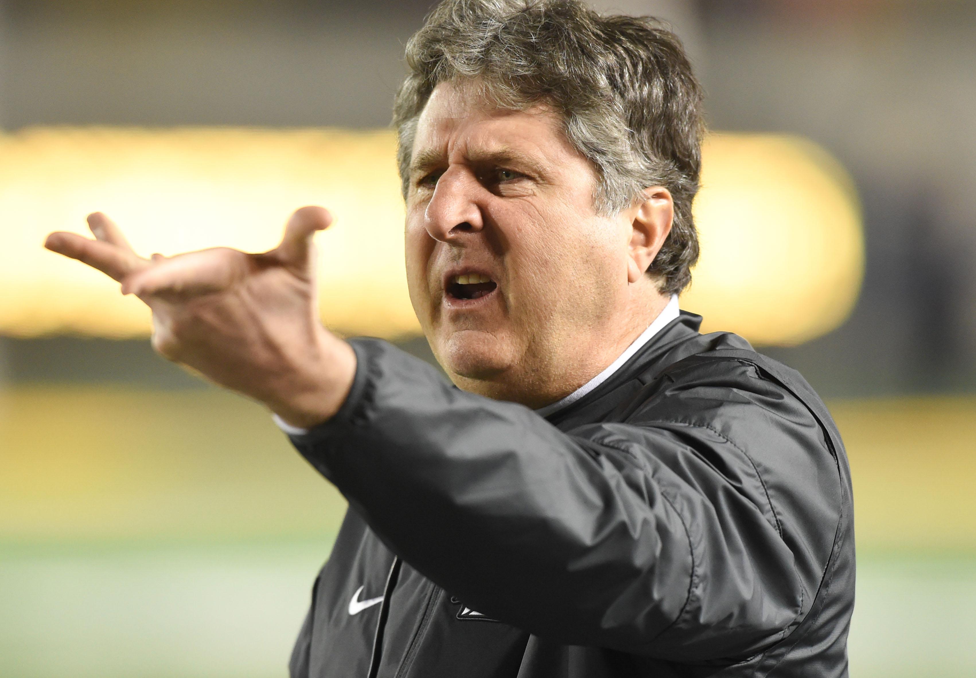 Washington State coach gets minimal turnout for ‘Pay Coach Leach’ rally