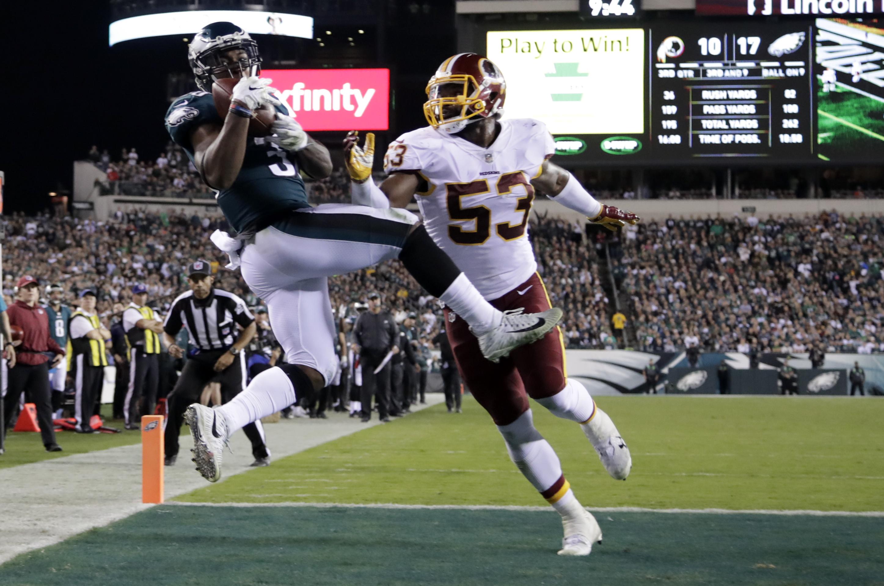 Carson Wentz Tosses 4 Tds As Eagles Knock Off Redskins The Spokesman Review