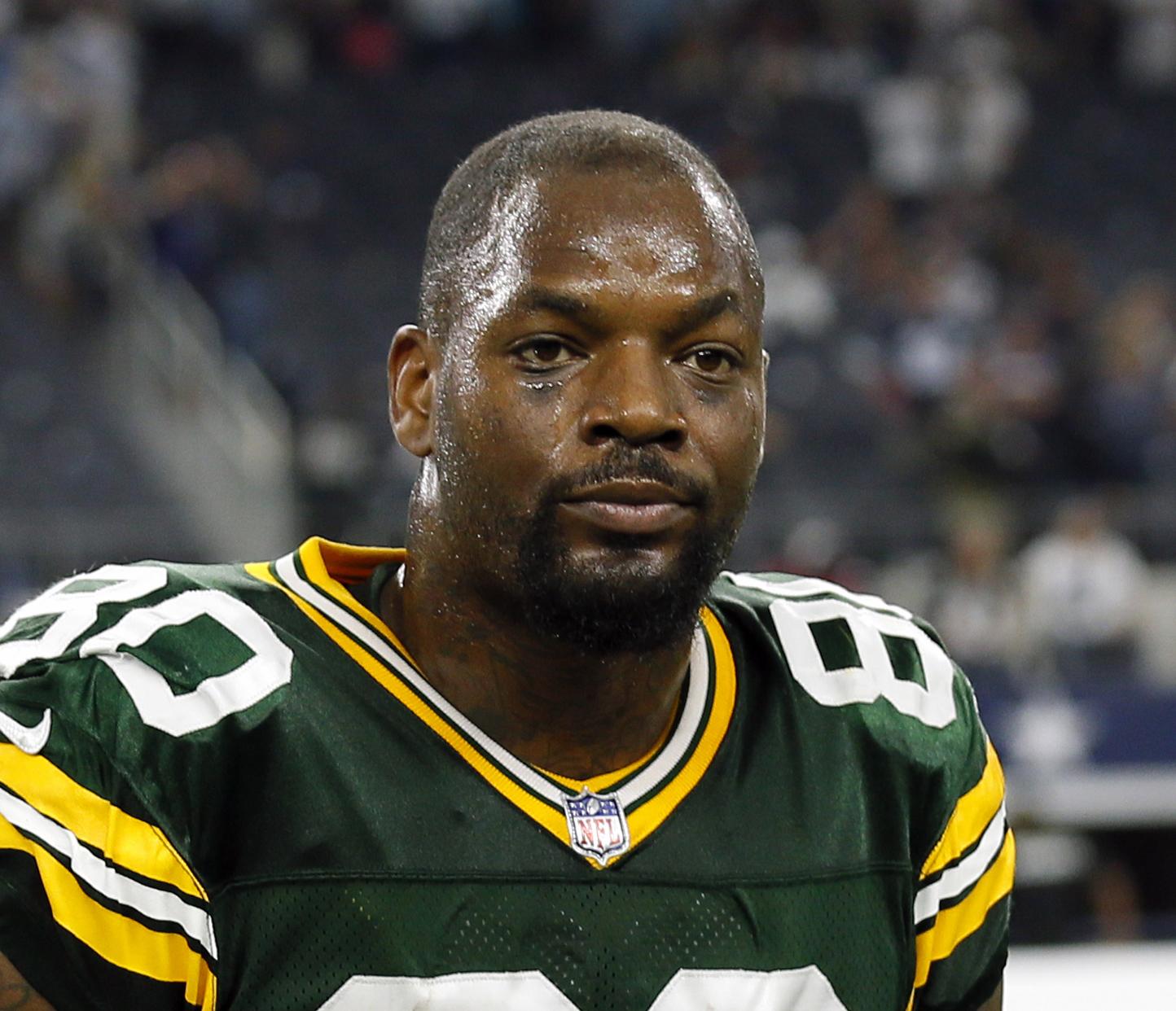 Patriots claim tight end Martellus Bennett off waivers