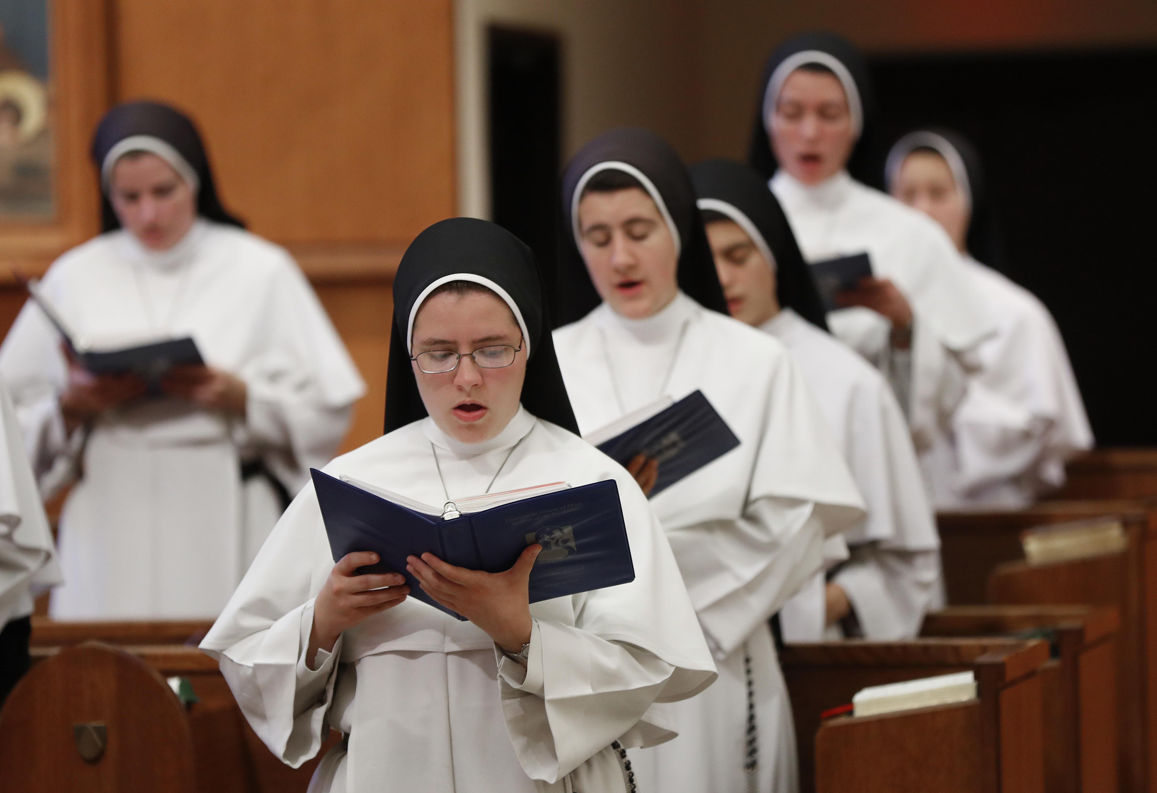 No Sister Act Nuns Album Tops Charts In Time For Christmas The Spokesman Review