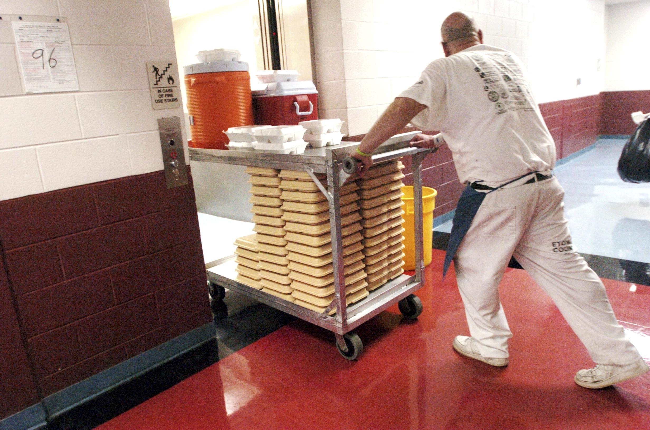 Enjoying leftovers Alabama sheriffs feed inmates, keep extra cash