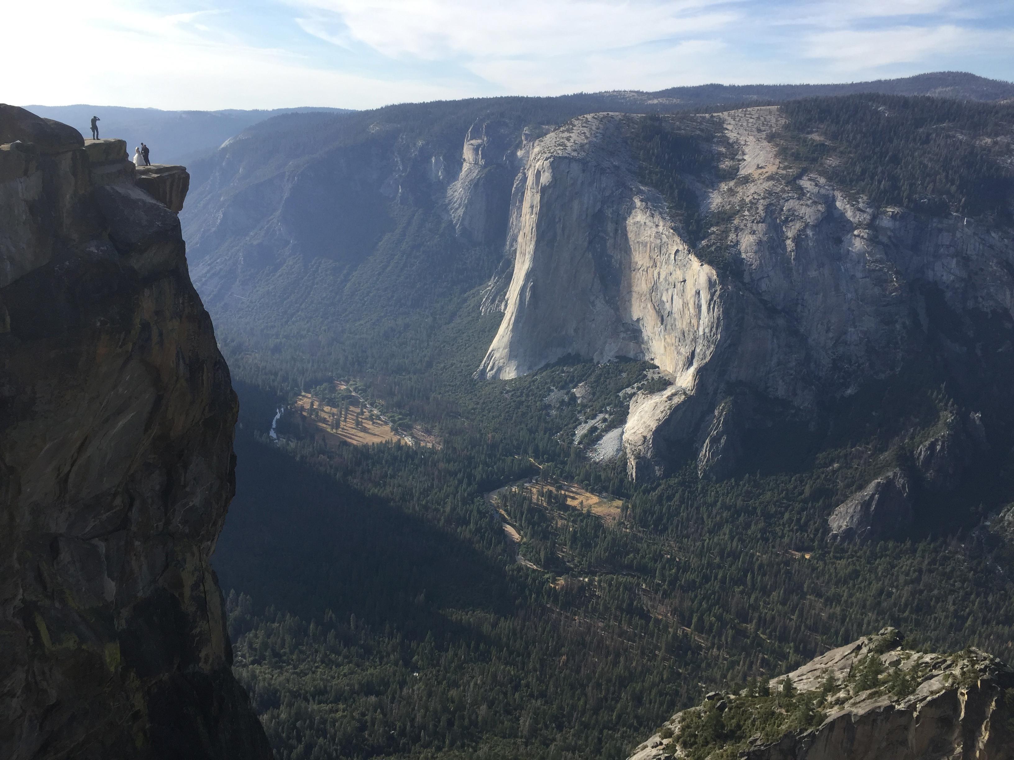 Yosemite rangers recover bodies of 2 who fell from overlook The