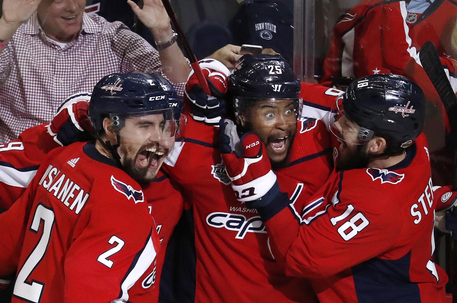 Devante Smith-Pelly starts in return to Chicago after loast season’s ...