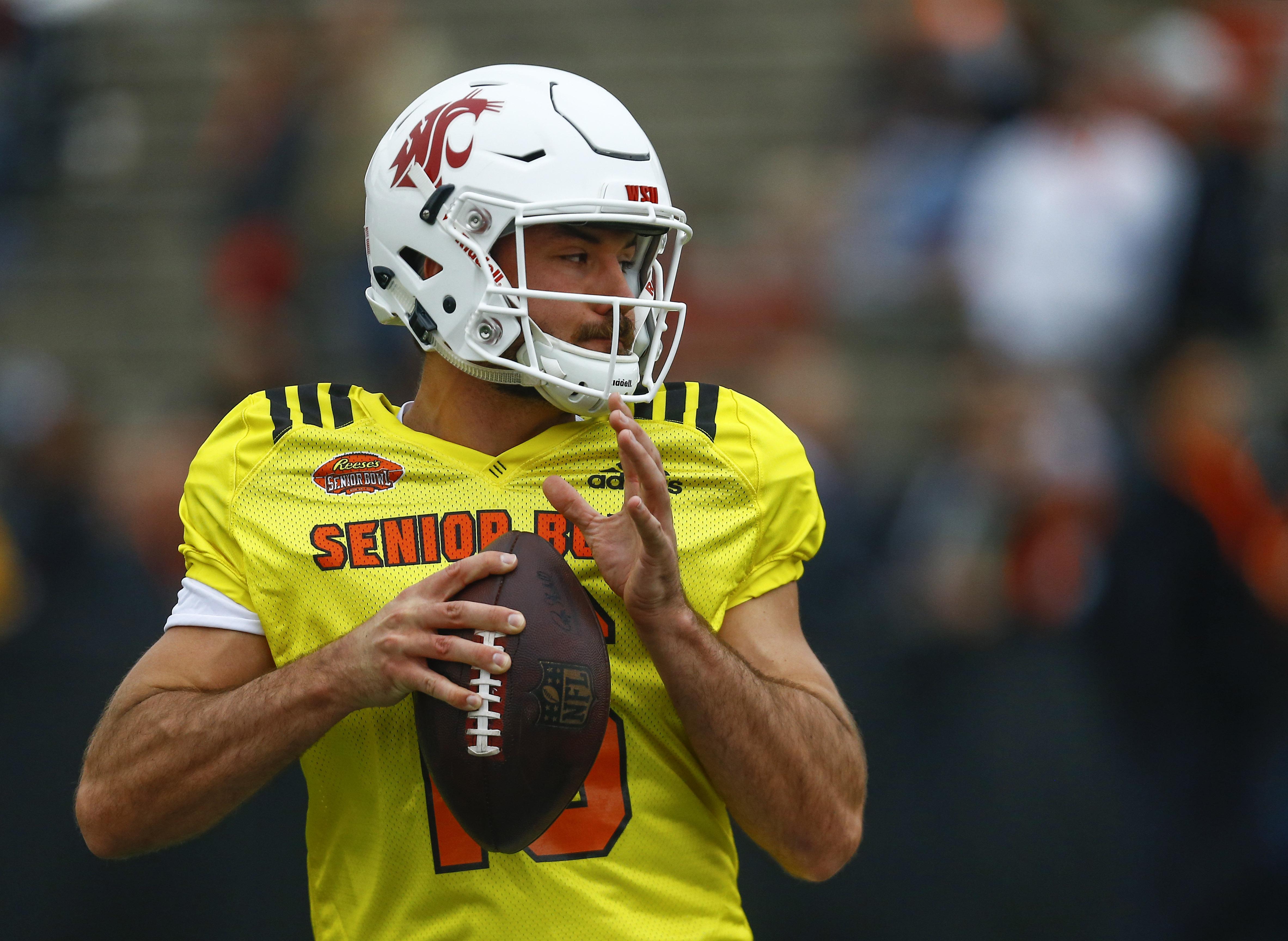 Washington State’s Gardner Minshew brings big arm, massive hands to