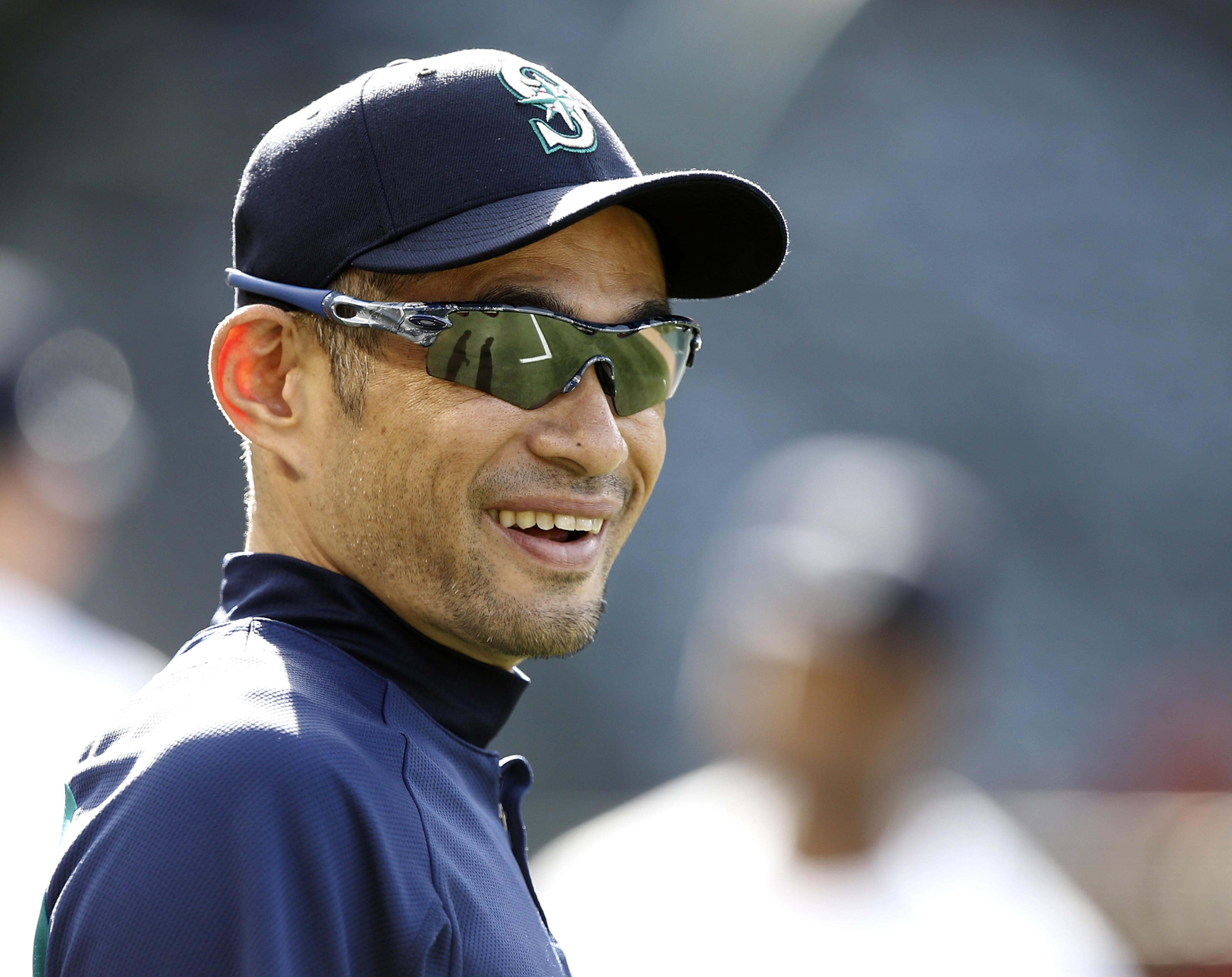 Ichiro Suzuki  Ichiro suzuki, Oakley sunglasses, Oakley