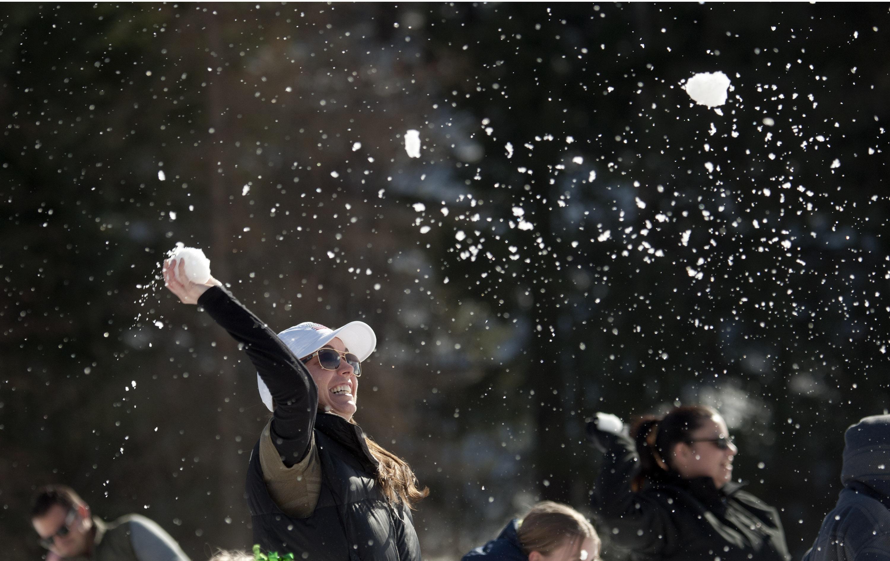 Coeur D Alene Snowball Fight Doesn T Break Record But Still Delights Combatants The Spokesman Review