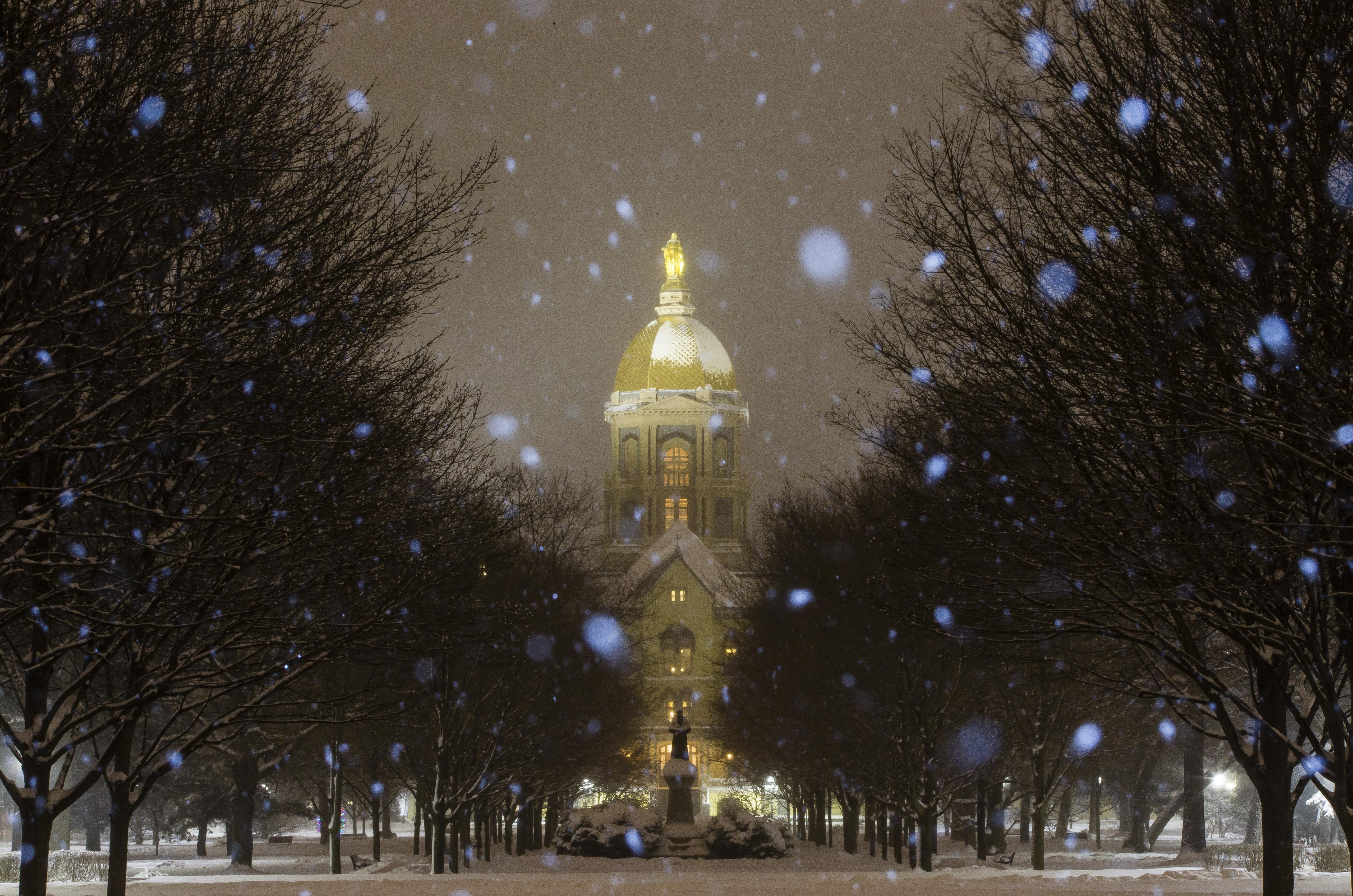 Notre Dame Mom Begs Female Students To Stop Wearing Leggings
