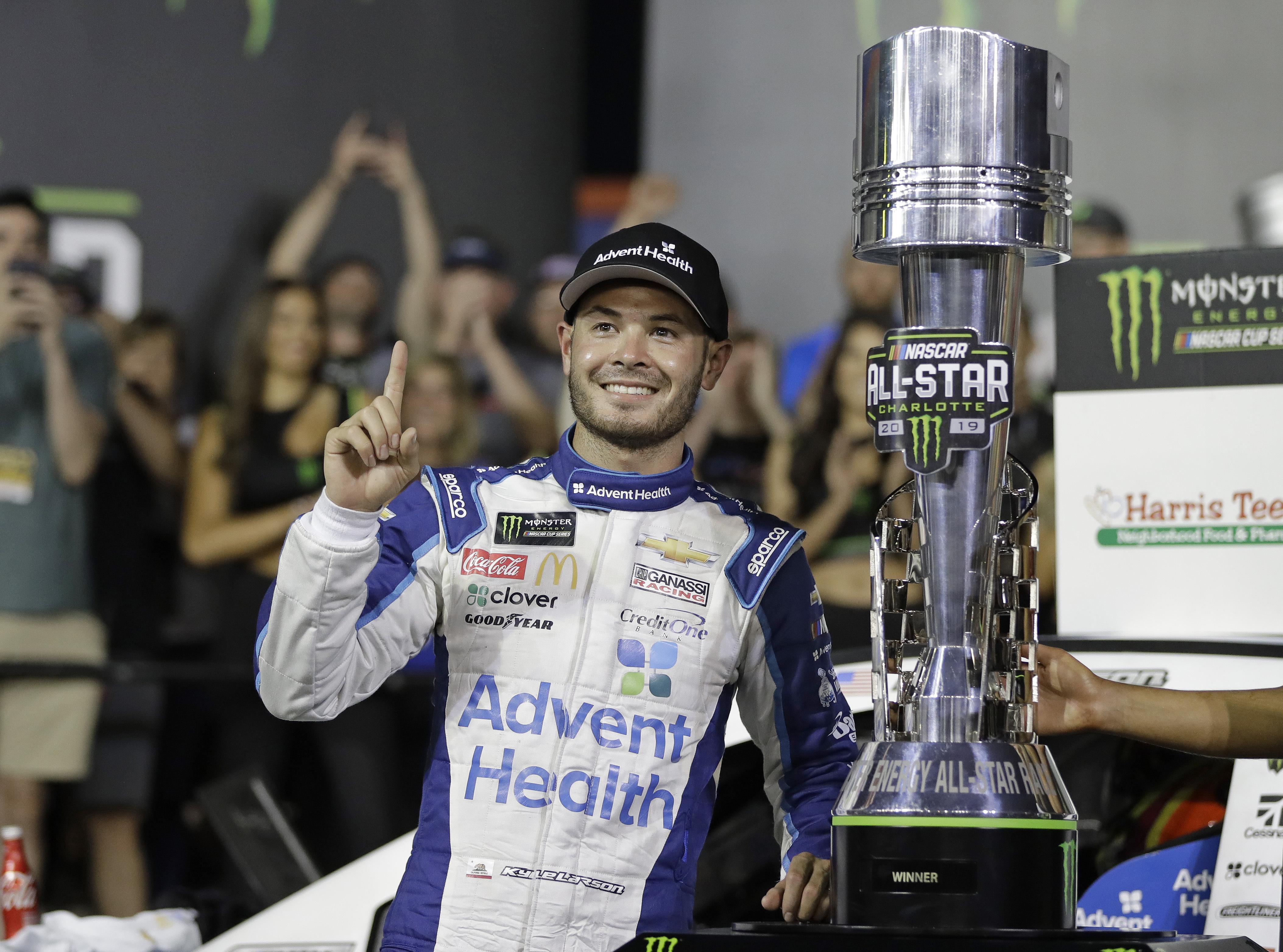 Kyle Larson takes first NASCAR AllStar victory with Kevin Harvick push
