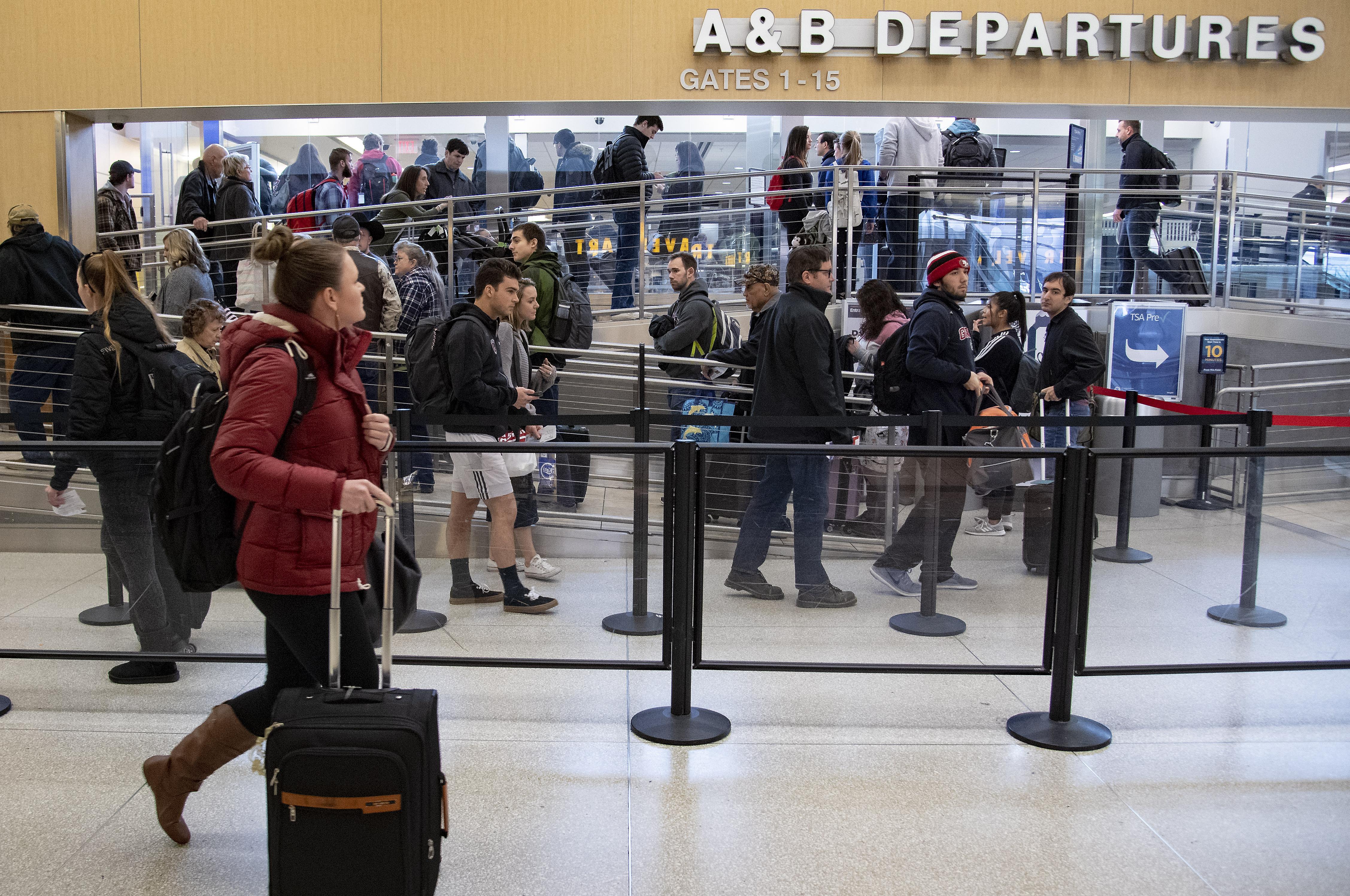 U S Airlines Expect Record Crowds Over Labor Day Weekend The