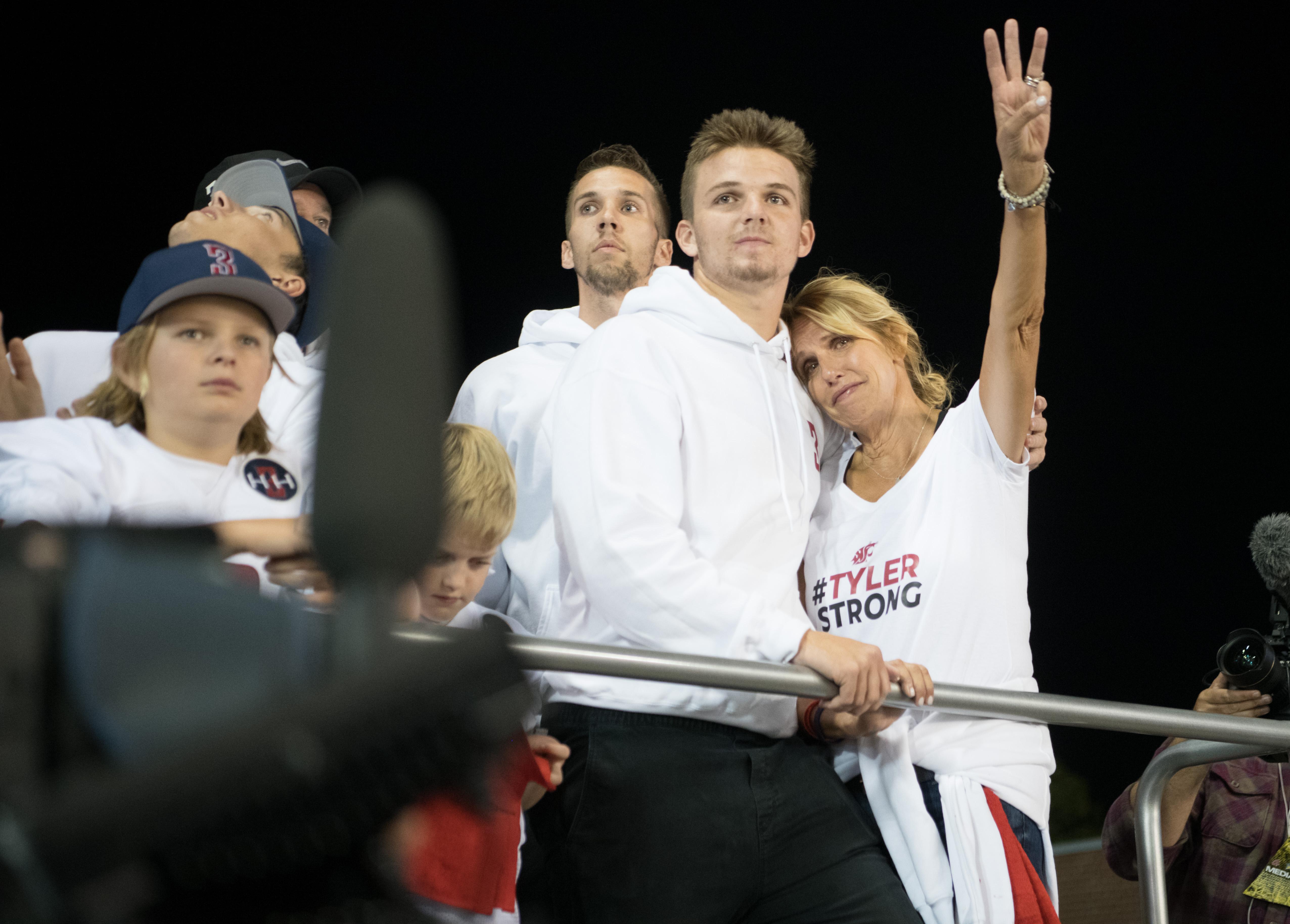 Washington State S Mike Leach Excited For Ryan Hilinski