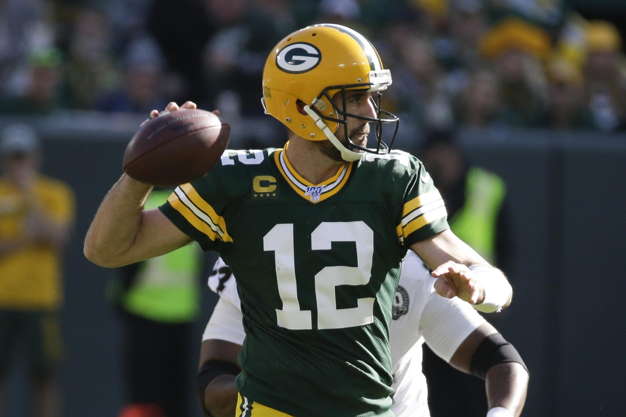 Nfl Roundup Aaron Rodgers Has 5 Td Passes 1 Rushing Score