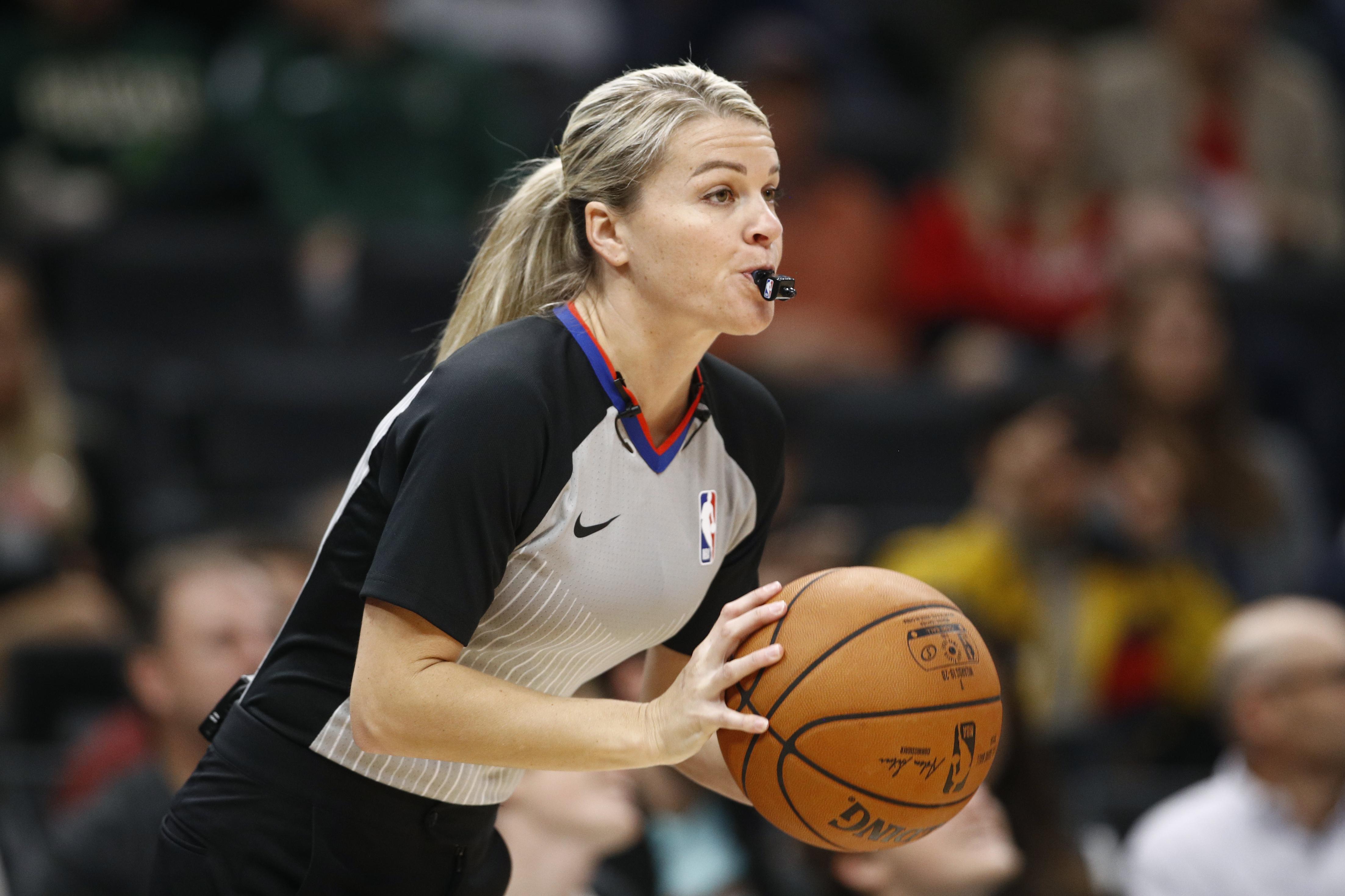 First Female Basketball Referee | carfare.me 2019-2020