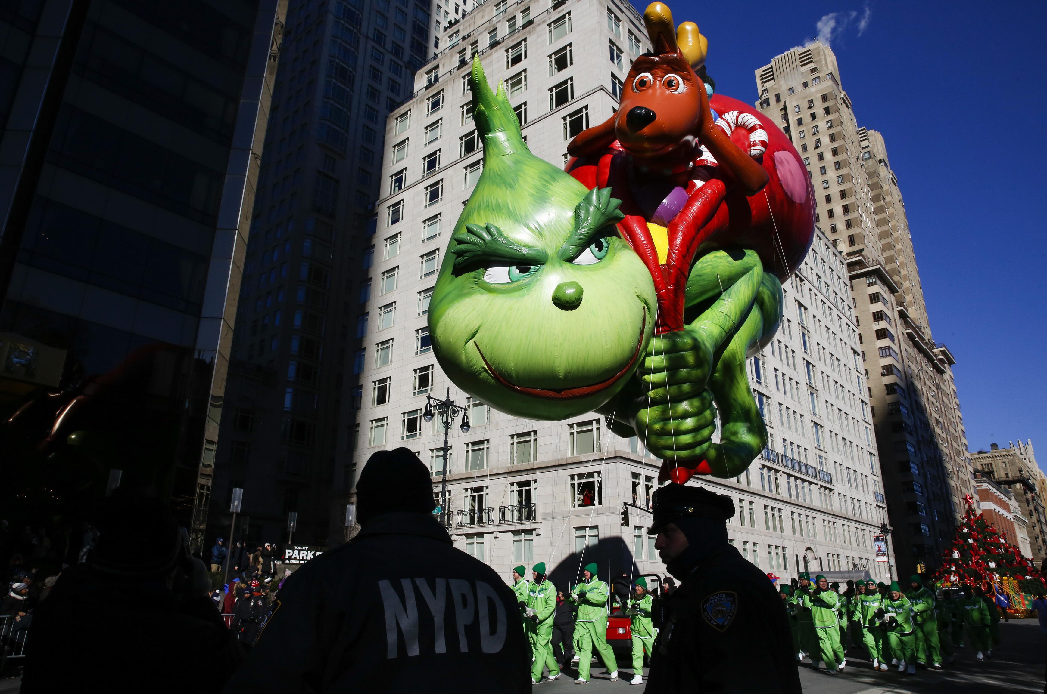 Thanksgiving eve balloons nyc