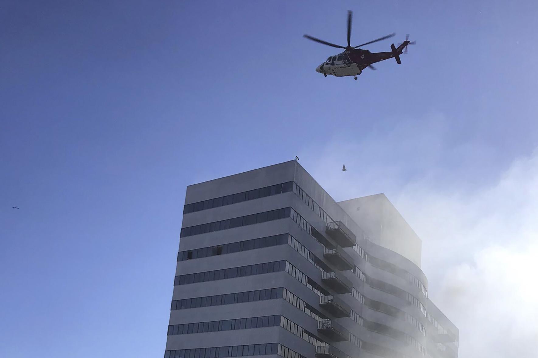 2 critically injured in Los Angeles highrise apartment fire The