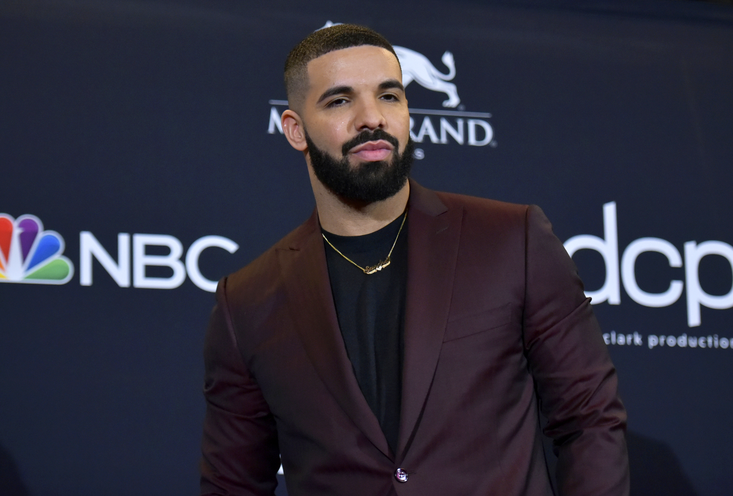 Drake Tops Bet Awards Nods Show To Air On Cbs For 1st Time The 