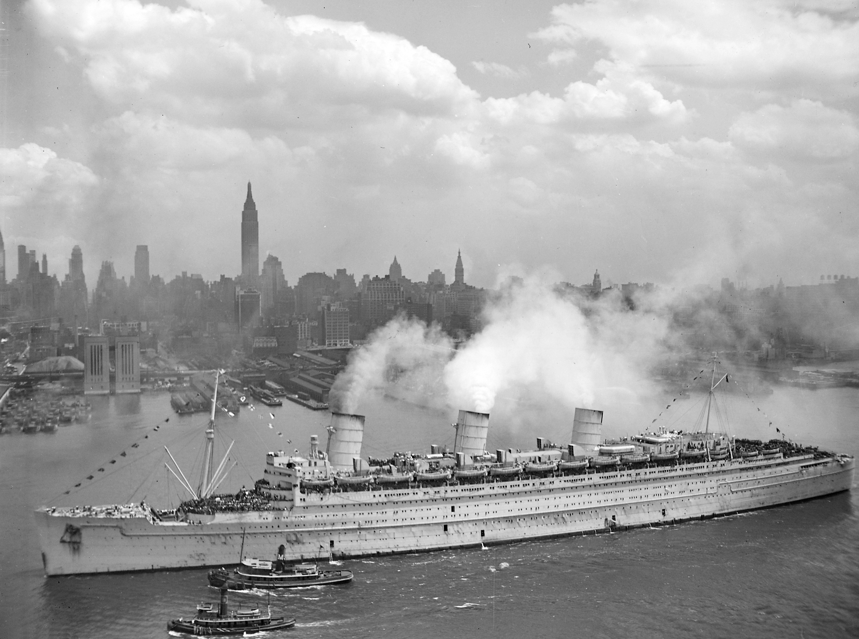 The British passenger liner RMS Queen Mary brought 15,740 U.S. troops to New York City in July 1943. Source: U.S. Navy